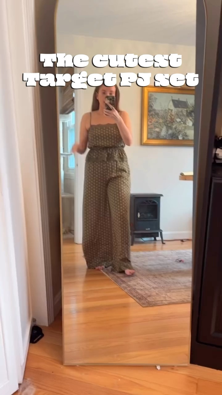 Comment “PJ SET” and I'll send you the link! 

How cute is this matching PJ set from @target !? Don’t rat me out if you see rocking it as an outfit out in public 

#targetfinds #pjsets #pjsets #matchingset #pajamas