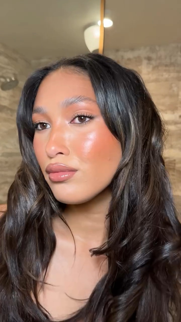 Yall come on we gotta get ready for night one with @nyxcosmetics perioodddd🤍 giving rushed but snatched makeup per usual lol

Products: 
@nyxcosmetics face glue primer, brow glue, face glue setting spray, butter melt blush, pencil eyeliner, lip iv hydrating gloss serum, lip liner in brown, butter gloss in butter scotch🤍