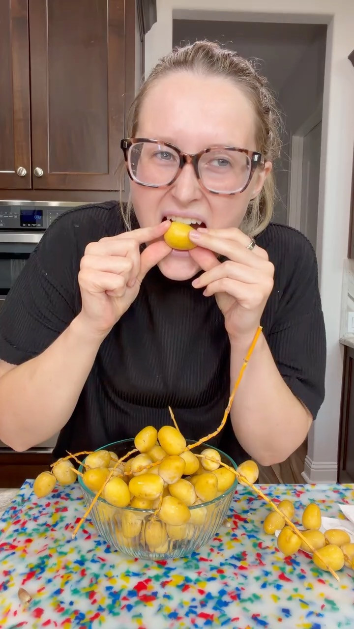 ⭐️MUKBANG⭐️WE WAIT ALL YEAR FOR YELLOW DATE SEASON 🥰 we order ours from @nut.king.inc #barhi  #dates  #mukbang  #asmr #yellowdates  

 #LTKfoodie