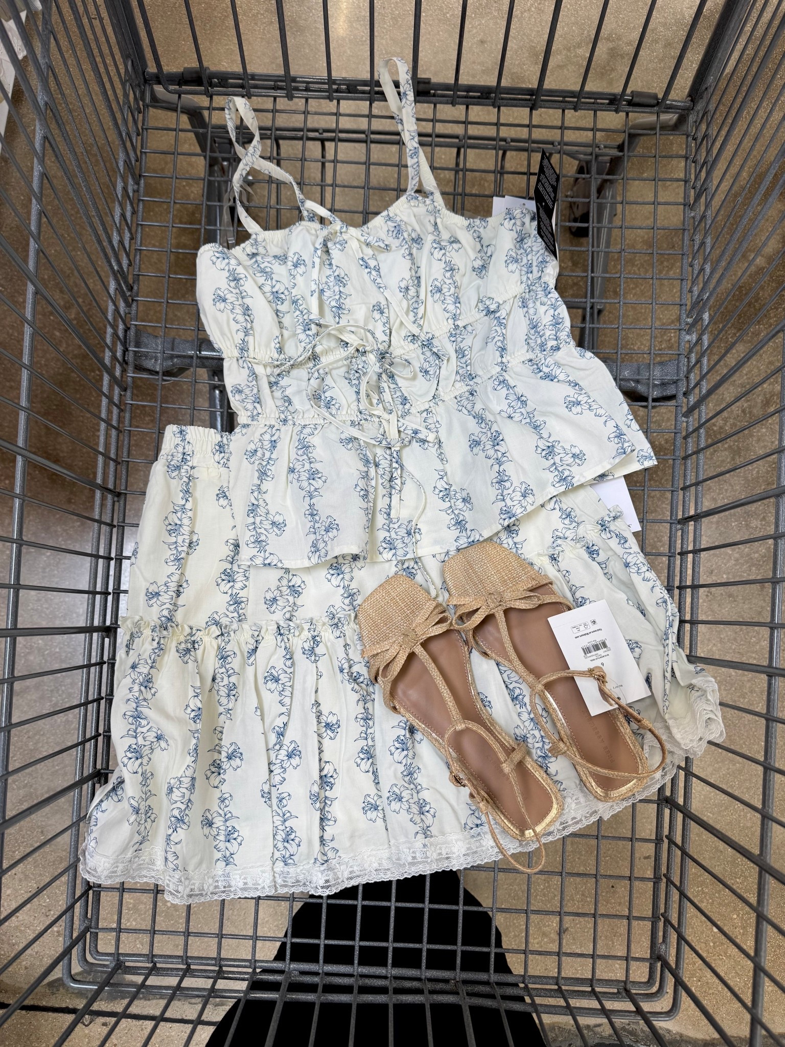 Walmart outfit idea 😍

#LTKootd #LTKmomlife #LTKgrwm