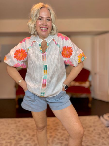 This Avara top is so fun! I absolutely love it! Perfect for spring and summer, wear it for an outdoor event. Code “wanda15"

Midsize style, over 40 style, mom style

#LTKfindsunder100 #LTKmidsize #LTKover40