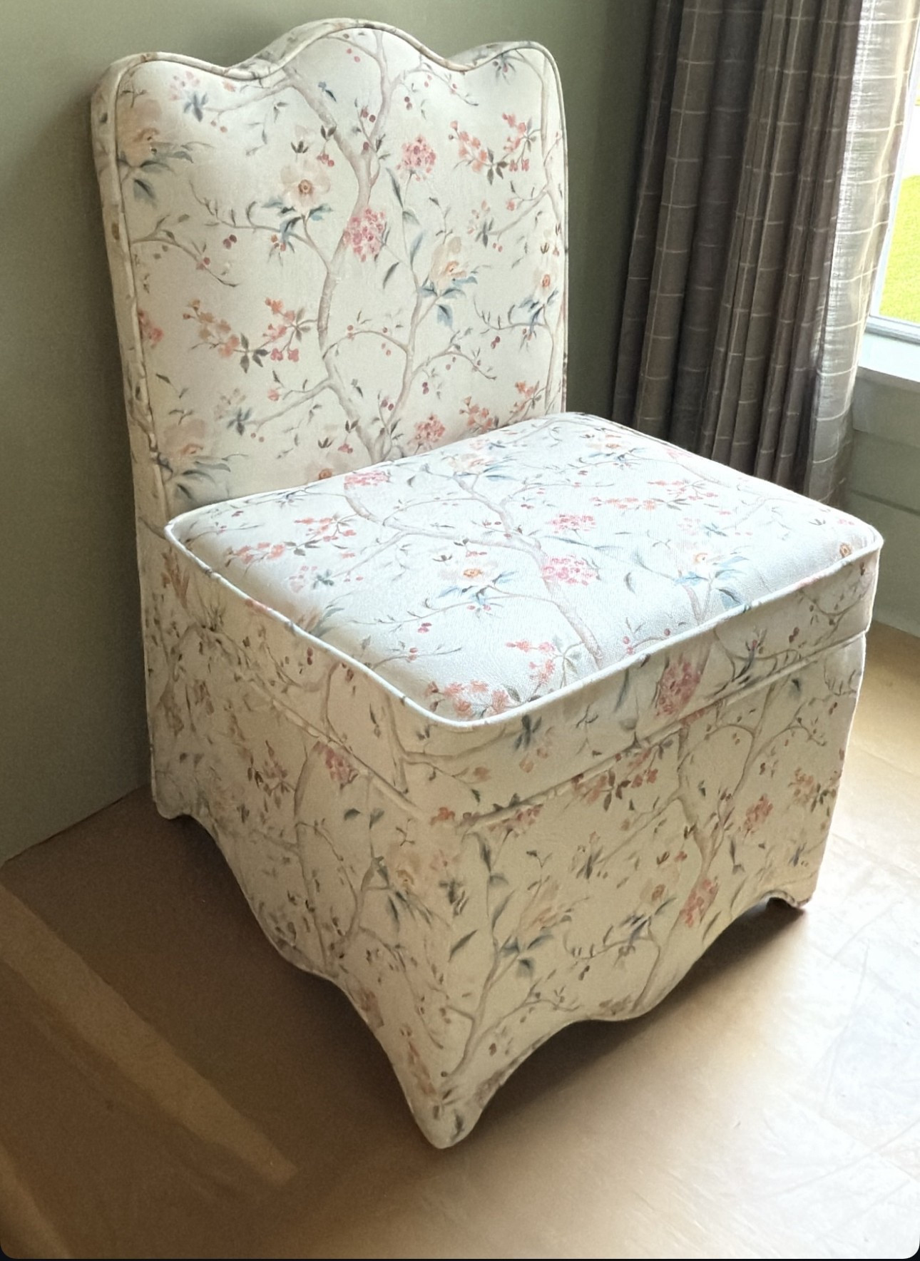 Similar chair to what we have in Lawsy’s room! I might like this one even more 🤪

#LTKStyleTip #LTKKids #LTKHome