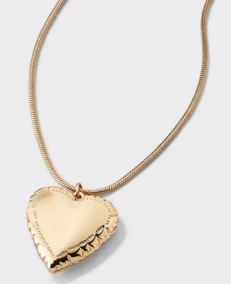 Elevate any Valentine’s Day outfit with this necklace!!!💗😍

Valentine, galentine, target, necklace, target style

#LTKSeasonal #LTKSaleAlert #LTKFindsUnder50