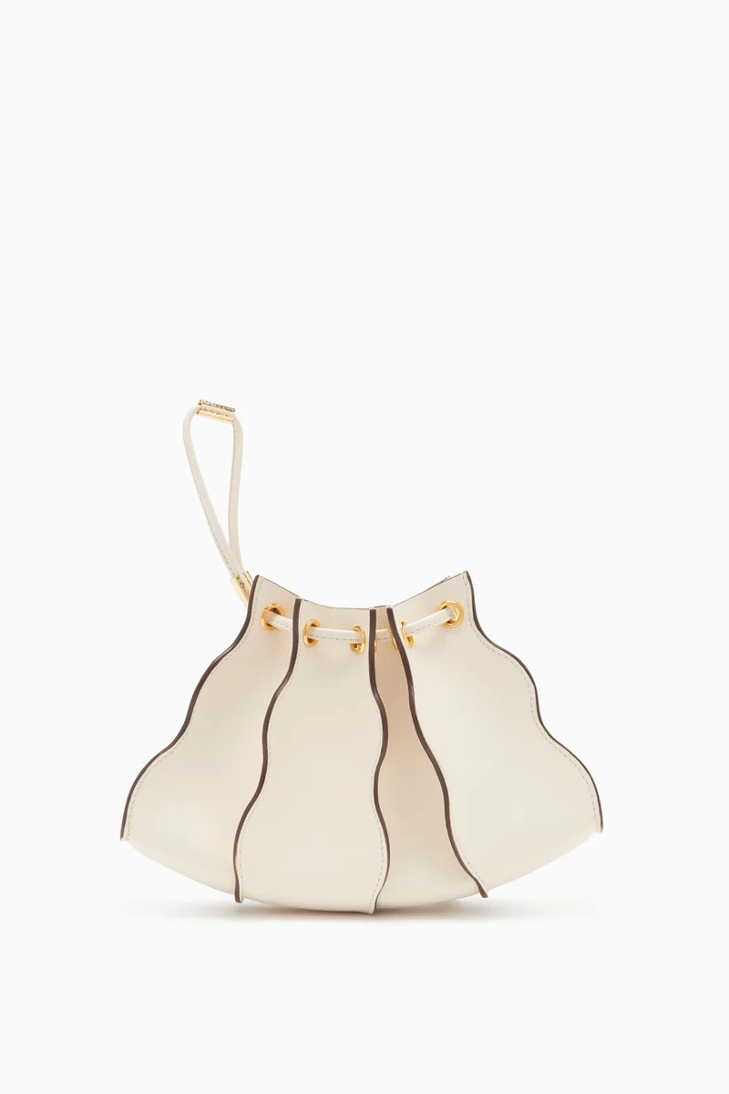 Adria Pleated Wave Wristlet

      Alabaster | Ulla Johnson