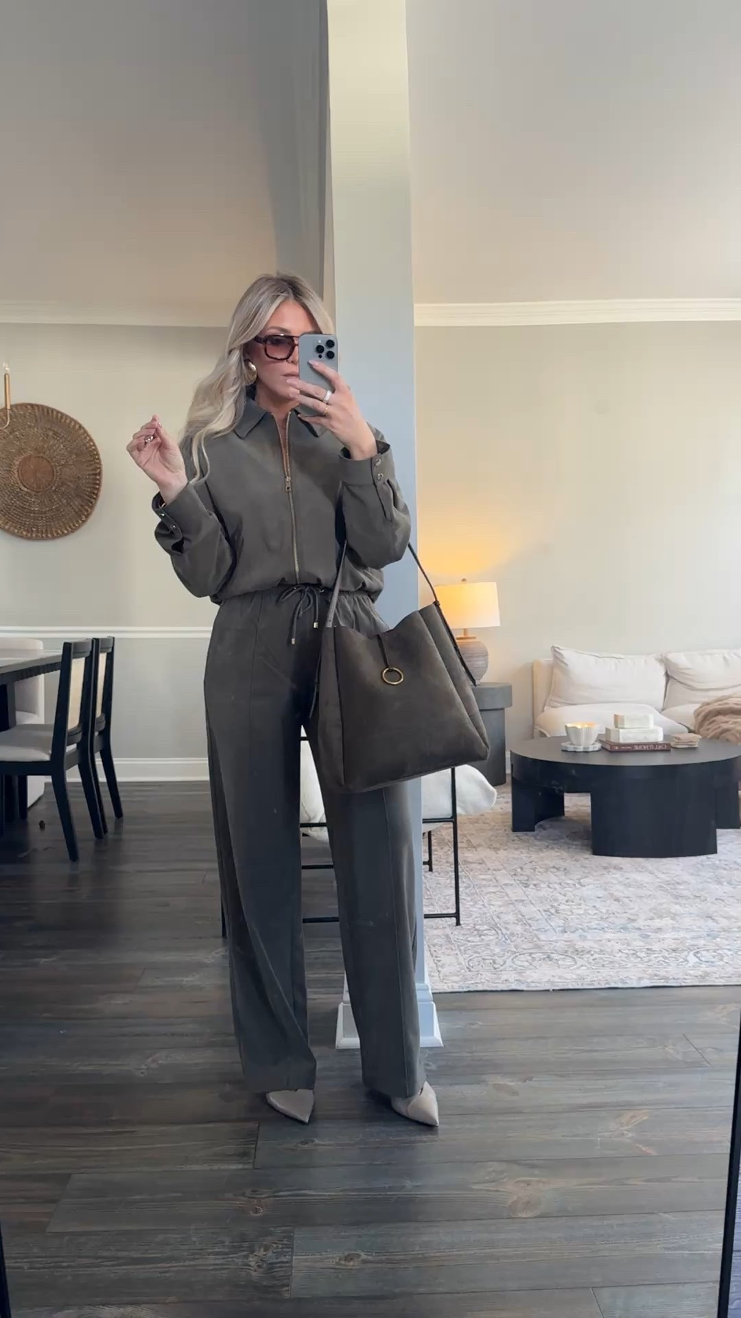 Another super chic weekend look with a Zara set! This track suit is incredible. The quality feels so good!

#LTKFindsUnder100 #LTKSeasonal