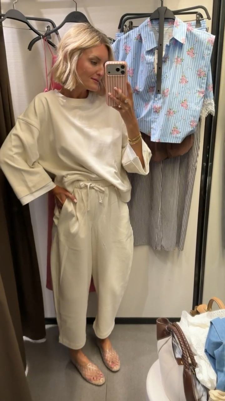 This matching set is so comfy 😍 this would be great for a travel day! Wearing S.

Loverly Grey, Zara, matching set, lounge set, loungewear, travel outfit ideas

#LTKootd #LTKTravel
