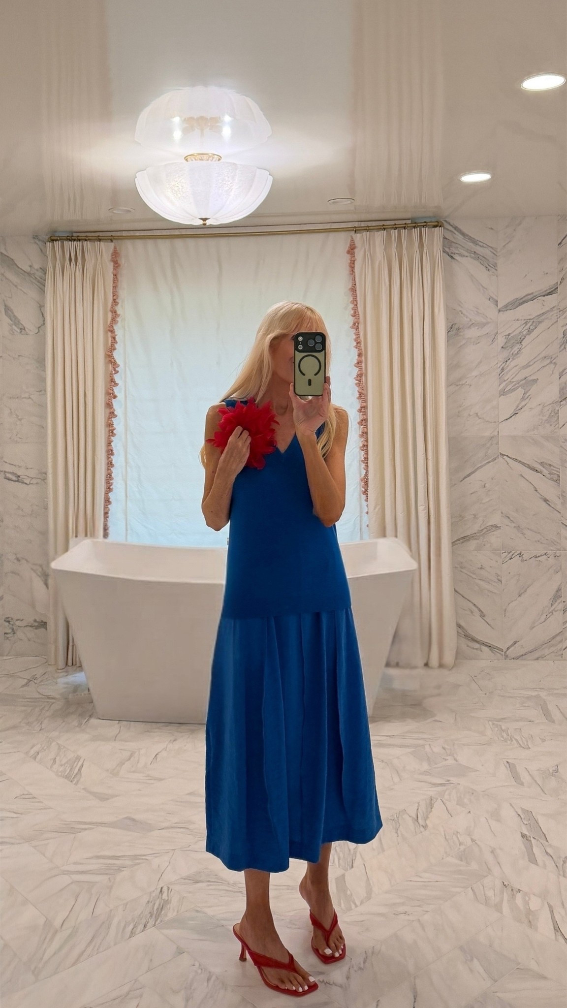 Cobalt + a touch of red

#LTKootd