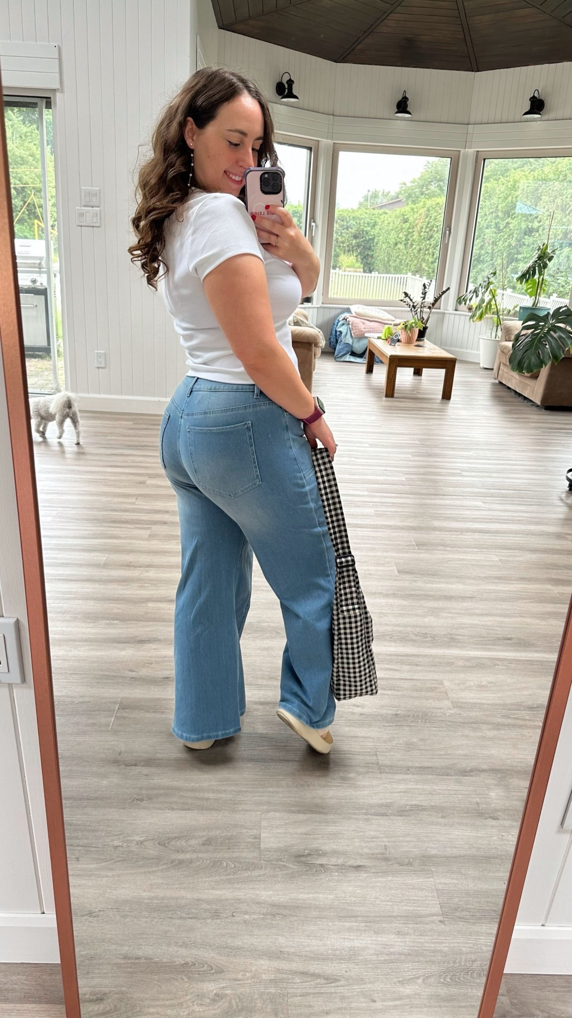 The best jeans for large bums and hips will always be halara flex! So stretchy + comfy, they feel like sweatpants but look like regular jeans! This style has a slight flare, but they carry SO many different styles and washes! I am 5’1” so I get a medium petite! 

#LTKSeasonal #LTKMidsize #LTKPetite