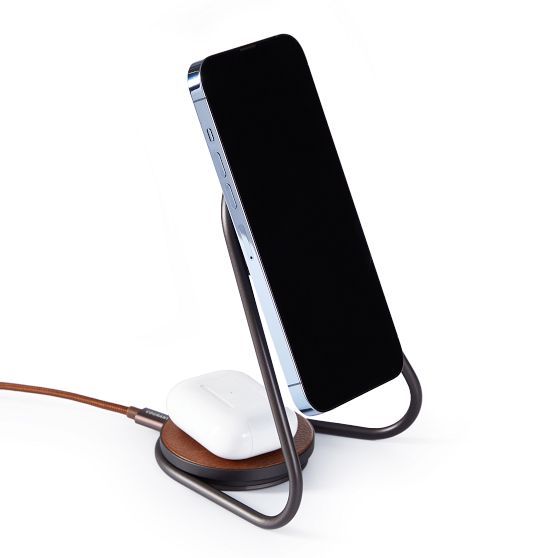 Courant Wireless Dual Charging Stand | Mark and Graham