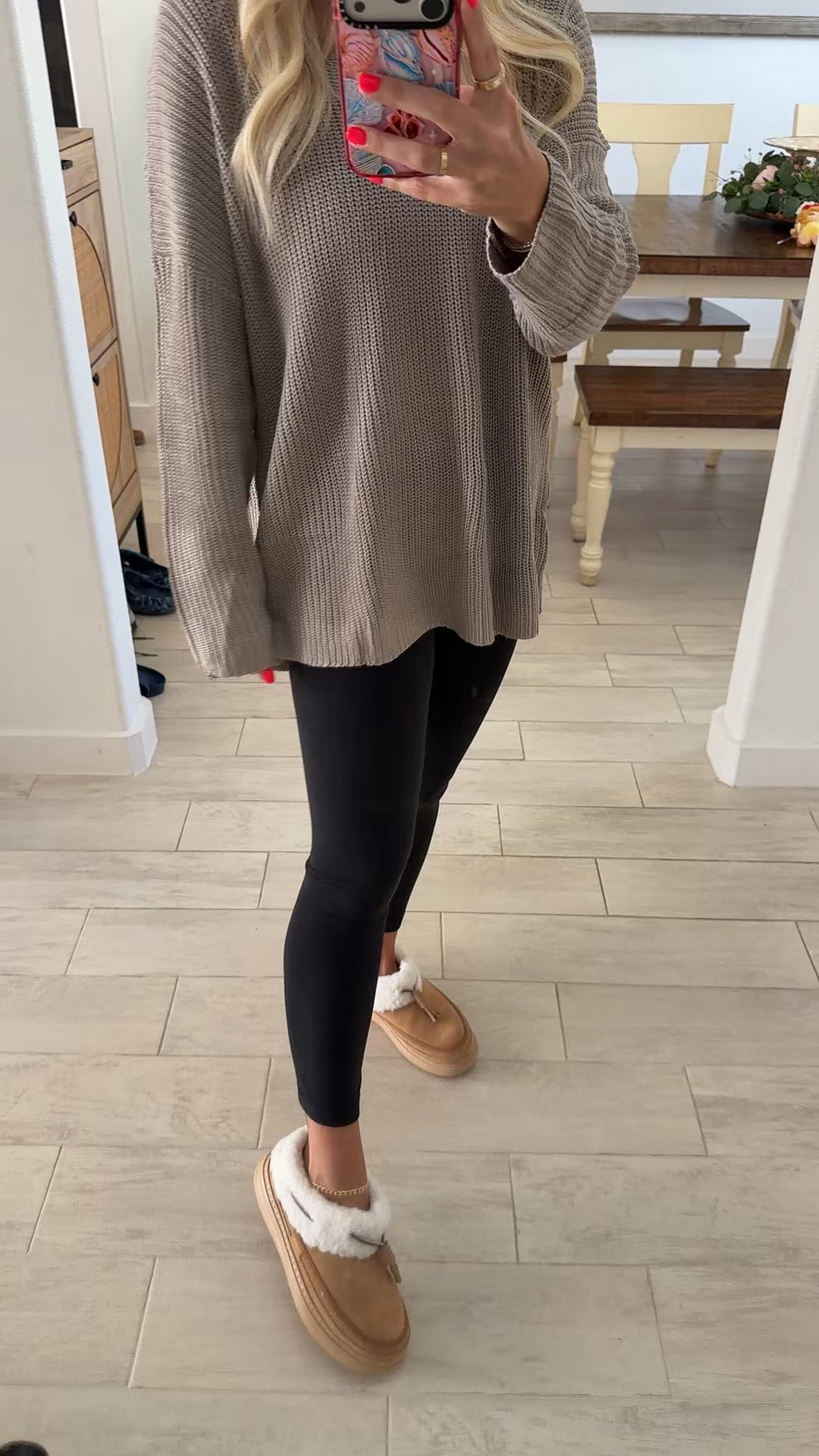 Comfy cozy slip on shoes! Tts
Small top
Fall outfit

#LTKootd