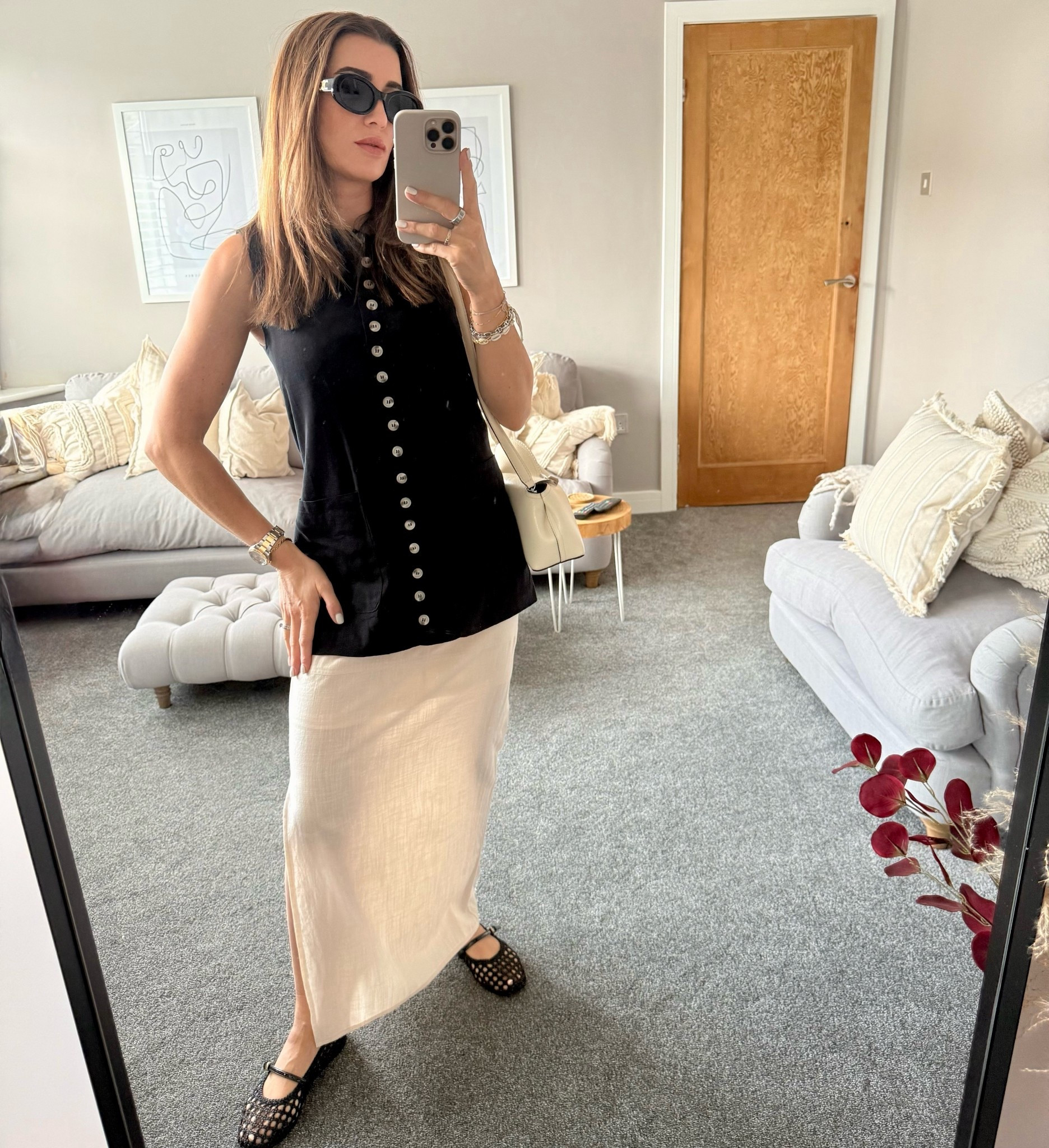 It’s giving British summer - linens and ballet flats  