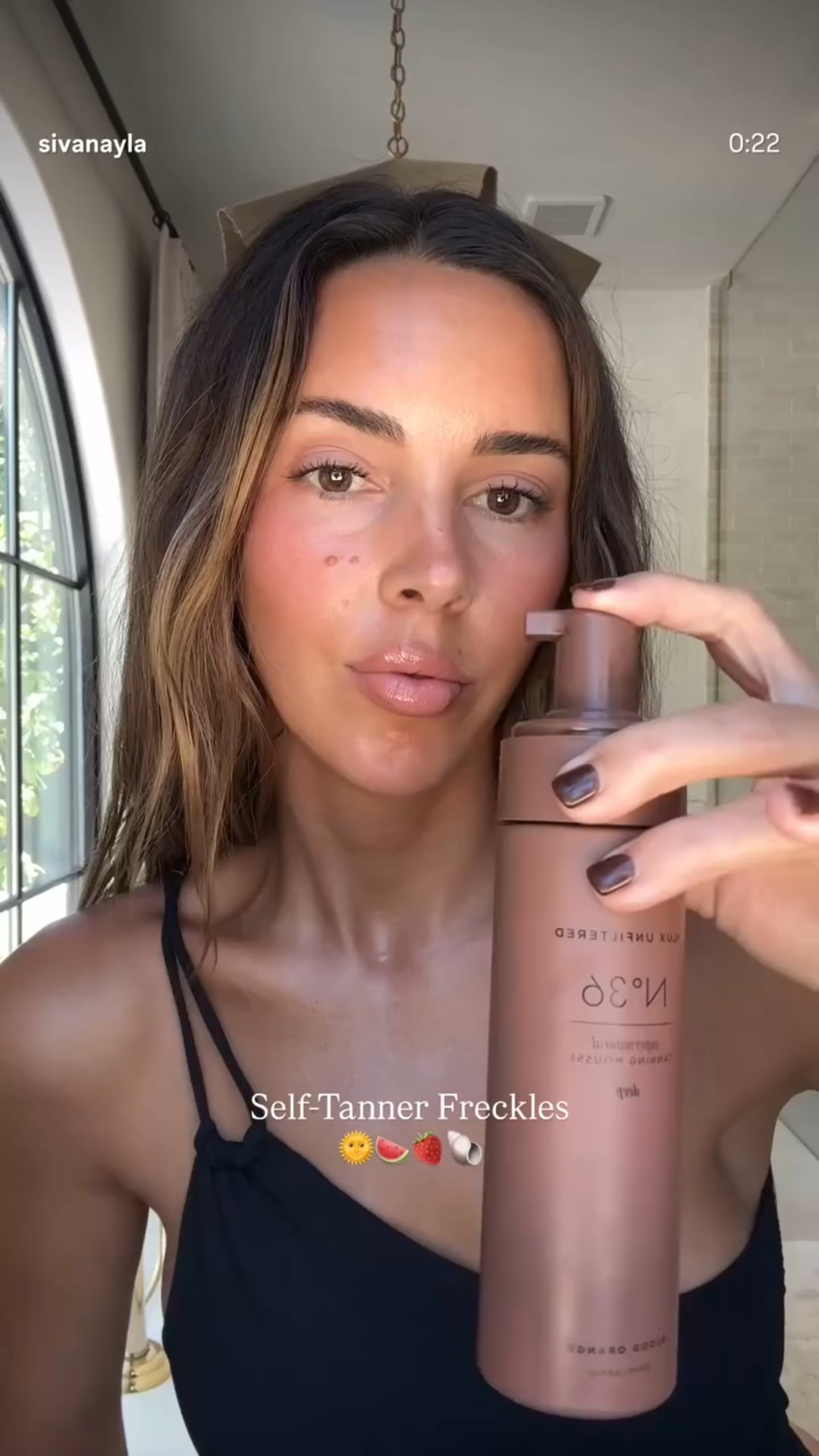 Faux freckles with self tanner 

#LTKBeauty