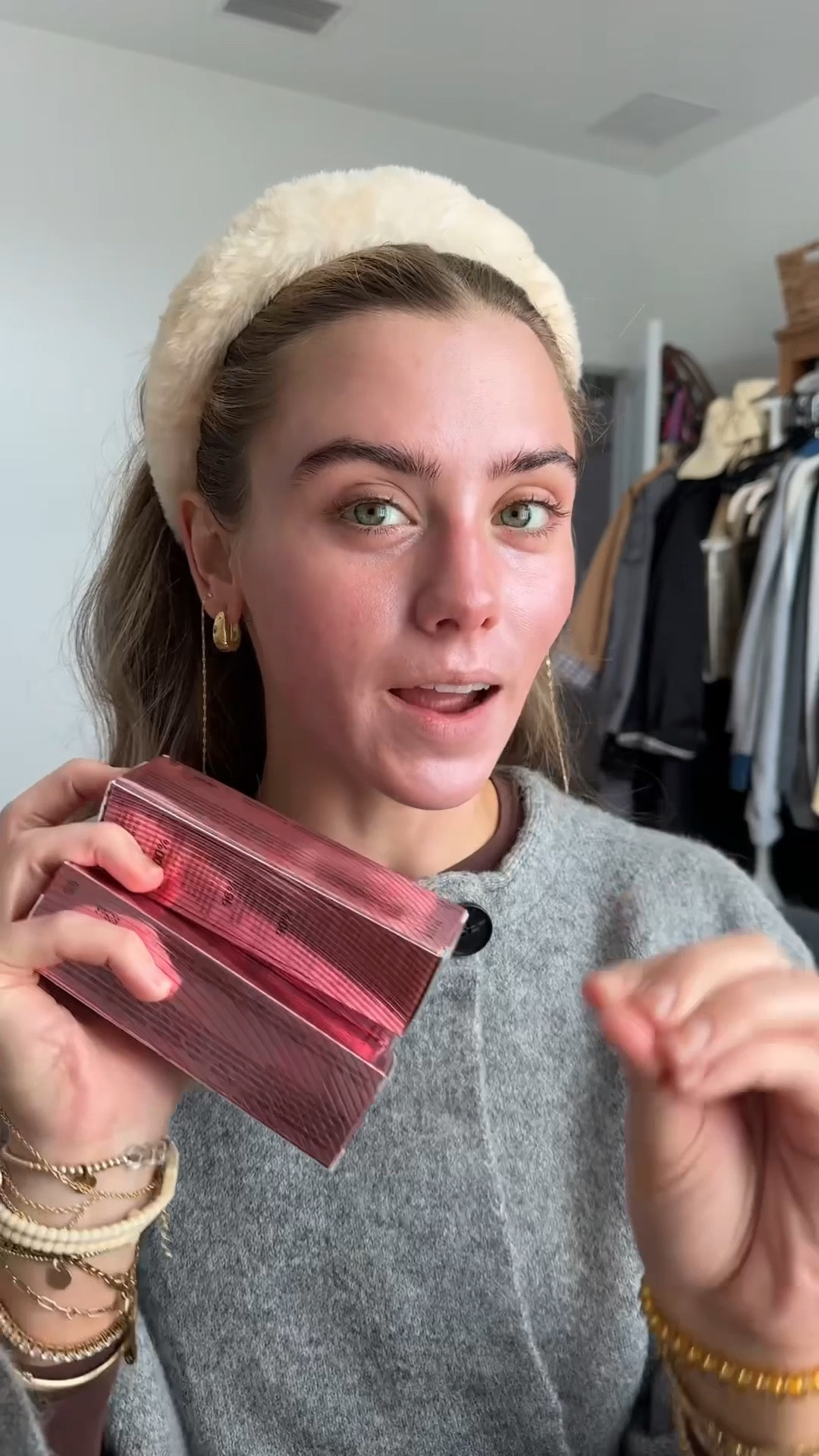 acne safe foundation that is blurring and buildable and always gives the perfect looking skin finish 😌 they just launched new shades of this foundation and today I’m trying 5L! I typically wear 7L. @lawlessbeauty

#acnesafefoundation #foundationforacne #acnemakeup #foundationroutine #acnesafemakeup 

#LTKgrwm #LTKFindsUnder50 #LTKBeauty