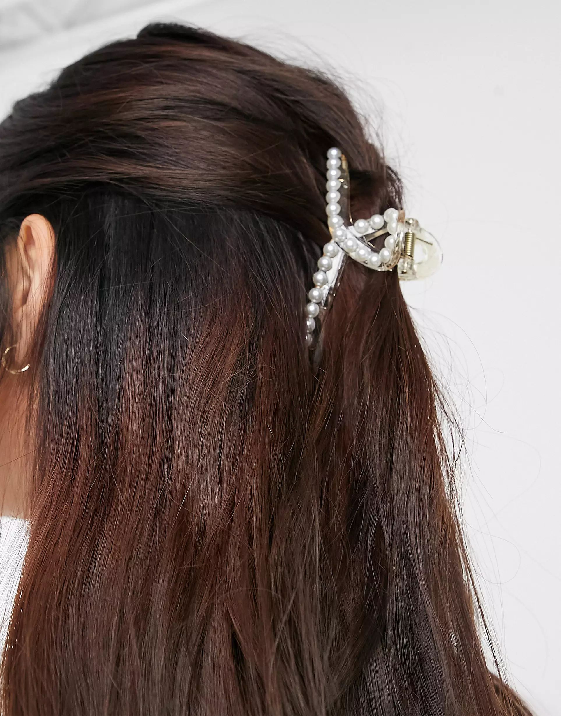 DesignB London hair claw clip in faux pearl | ASOS (Global)