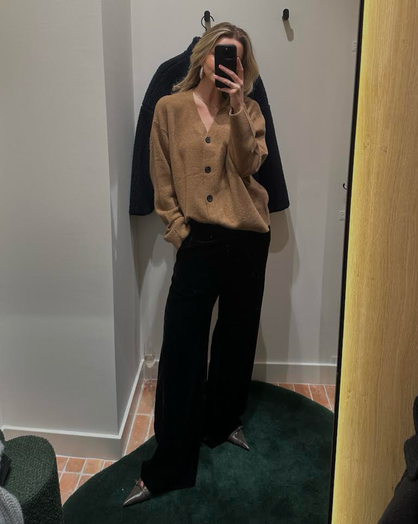 Whistles, Mango, Nobody’s child, transitional outfit, transitional style, autumn outfit, autumn fashion, knit cardigan, camel cardigan, velvet trousers, black velvet trousers, wide leg trousers, sling back heels, pointed toe heels, autumn outfit ideas, style inspiration 

#LTKeurope #LTKstyletip #LTKSeasonal