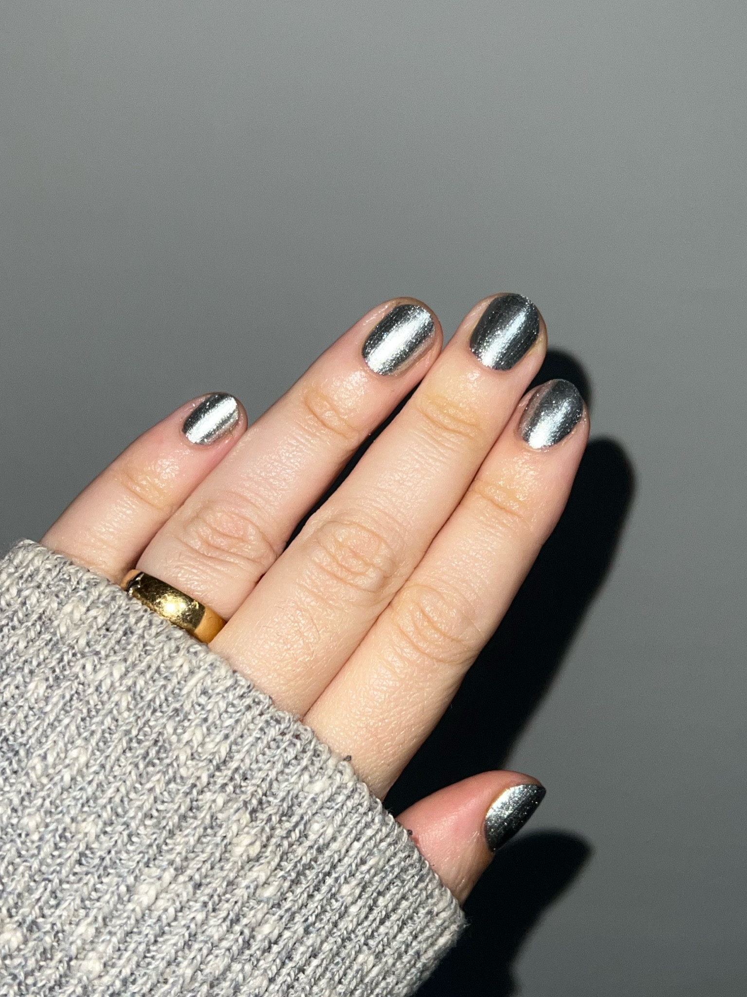 Quem curte unhas prateadinhas por aí? Uma seleção de esmaltes prateados pra vcs! #LTKConBR2023

#LTKbrasil #LTKbeauty #LTKFind