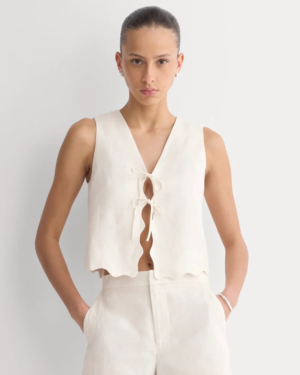 Tie-Front Scallop Tank in Linen | Bone | Everlane