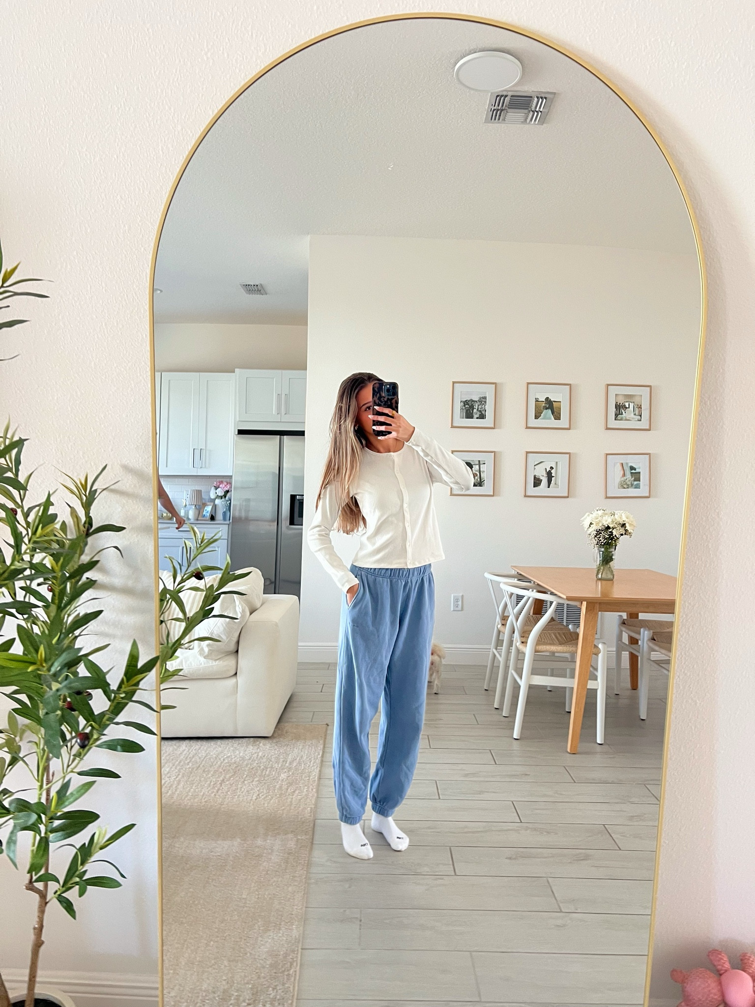 ootd! 🫐 wearing a small in top & bottoms in a xs!