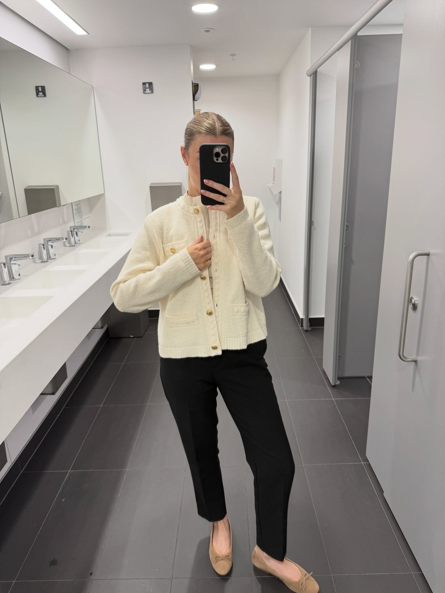 Some office outfits from 2025👩‍💻

#officeoutfit #officeoutfits #womensworkwear
