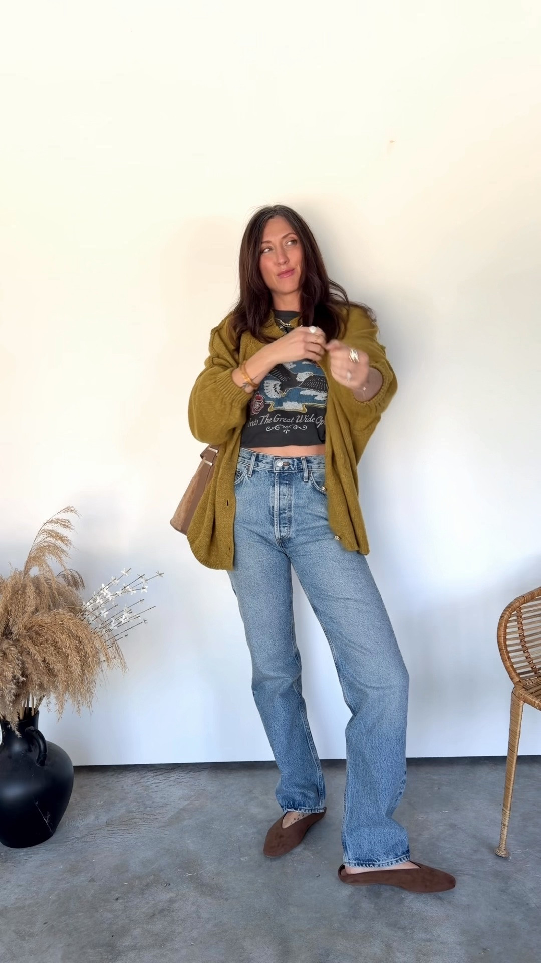 By far one of my favorite outfits right now. Wearing the small tee, small cardigan, and 27” tall jeans

Emmer | jeans | 90s jeans

#LTKSaleAlert #LTKOver40 #LTKSeasonal