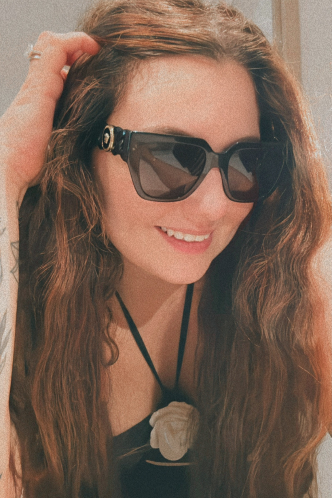 Summer vibes
Sunglasses
One piece swimsuit


#LTKfindsunder50 #LTKmidsize #LTKstyletip