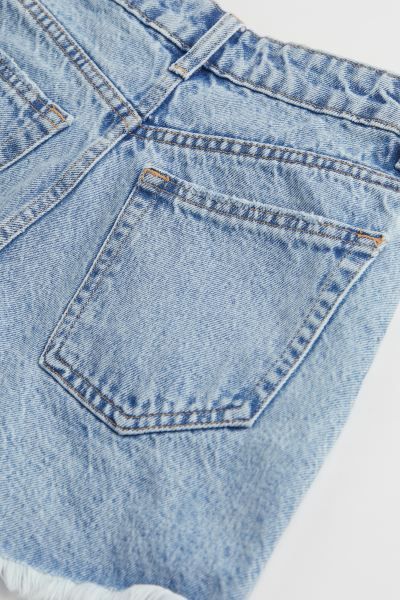 Conscious choice5-pocket shorts in washed cotton denim with hard-worn details, a regular waist, b... | H&M (UK, MY, IN, SG, PH, TW, HK)
