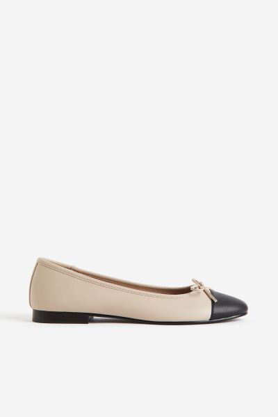 Ballerinas - Beige/Schwarz - Ladies | H&M AT | H&M (DE, AT, CH, NL, FI)