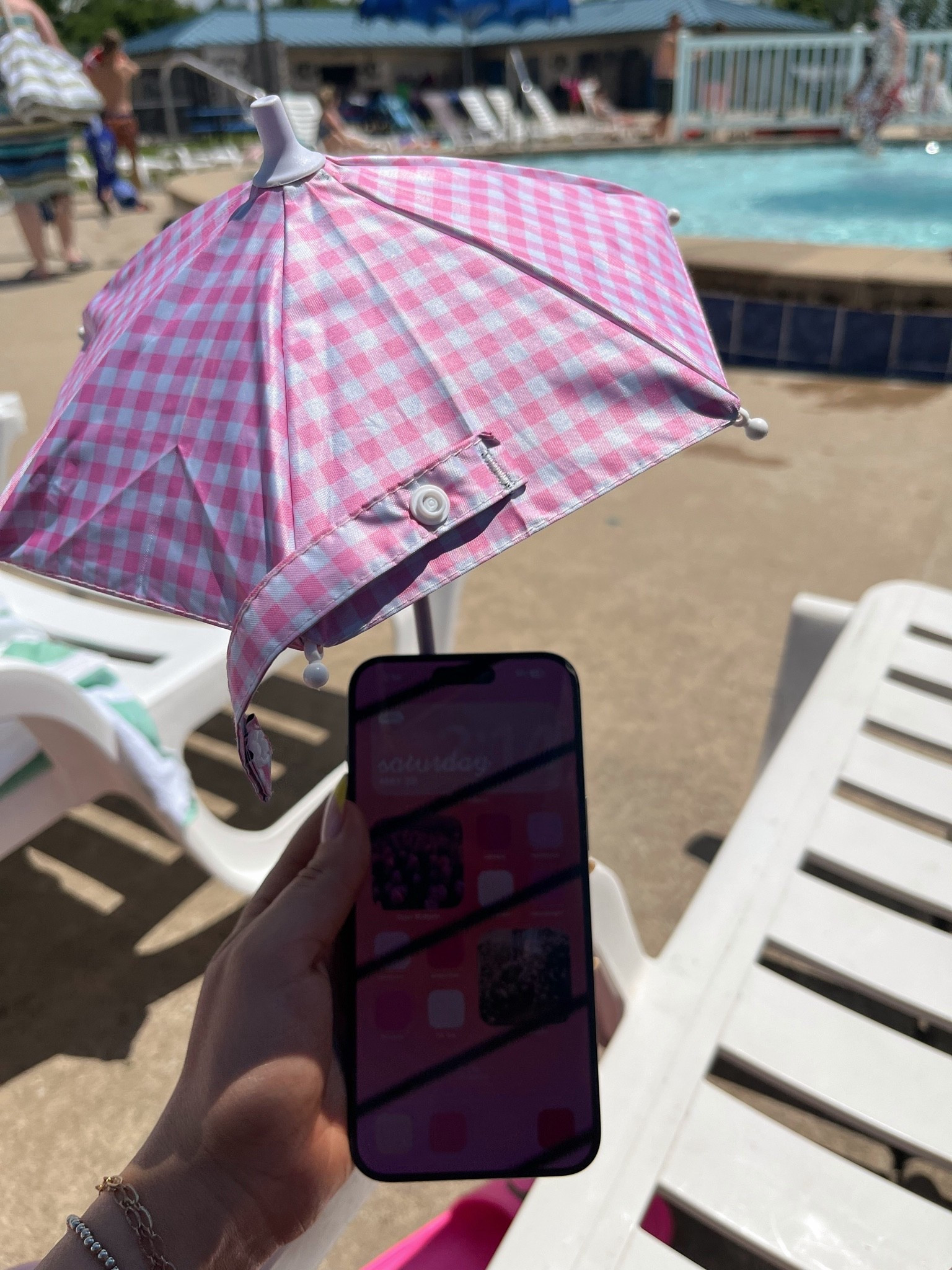 Working pool side

#LTKdayinmylife #LTKmomlife #LTKstorytime