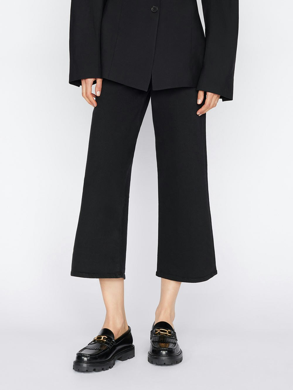 The Jetset Wide Crop  in  Sheen Noir | Frame Denim