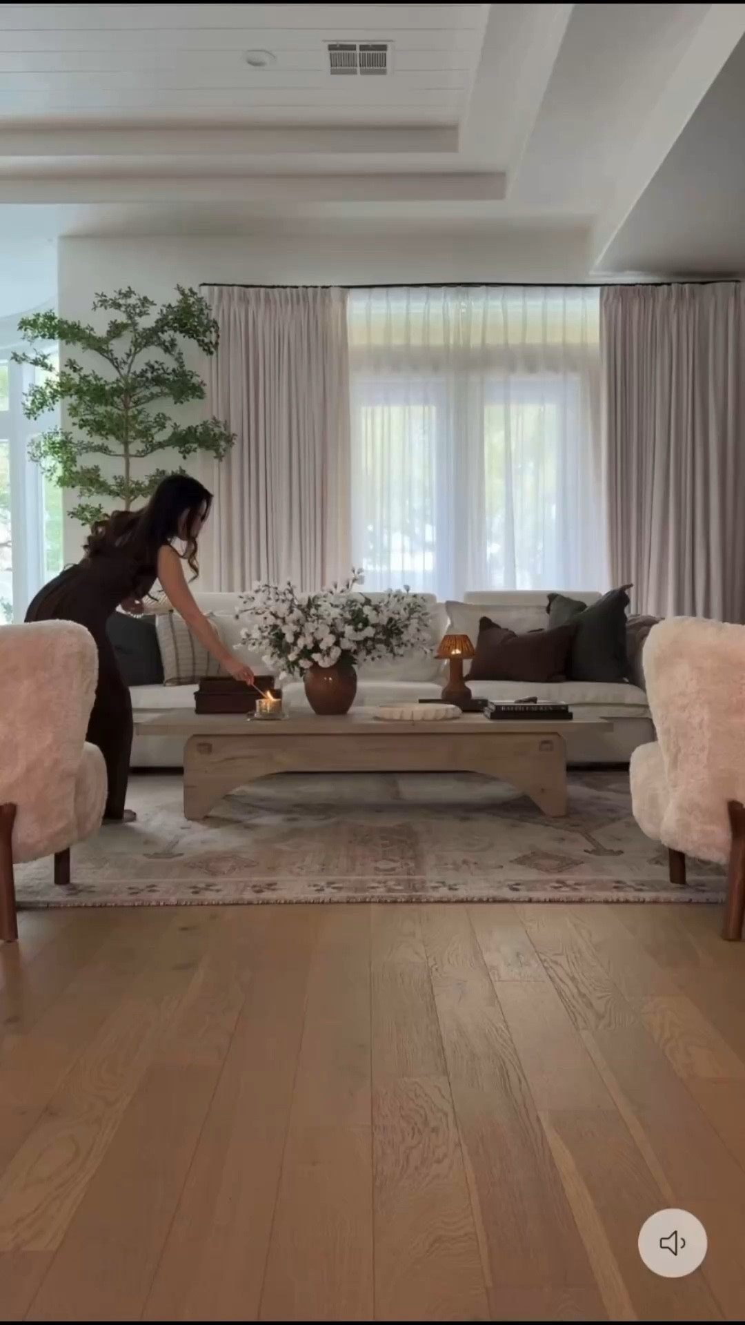 Living room 

Brown rug, green pillows, mini lamp, tree, brown dress, coffee table 

#LTKSaleAlert #LTKHome #LTKmomlife