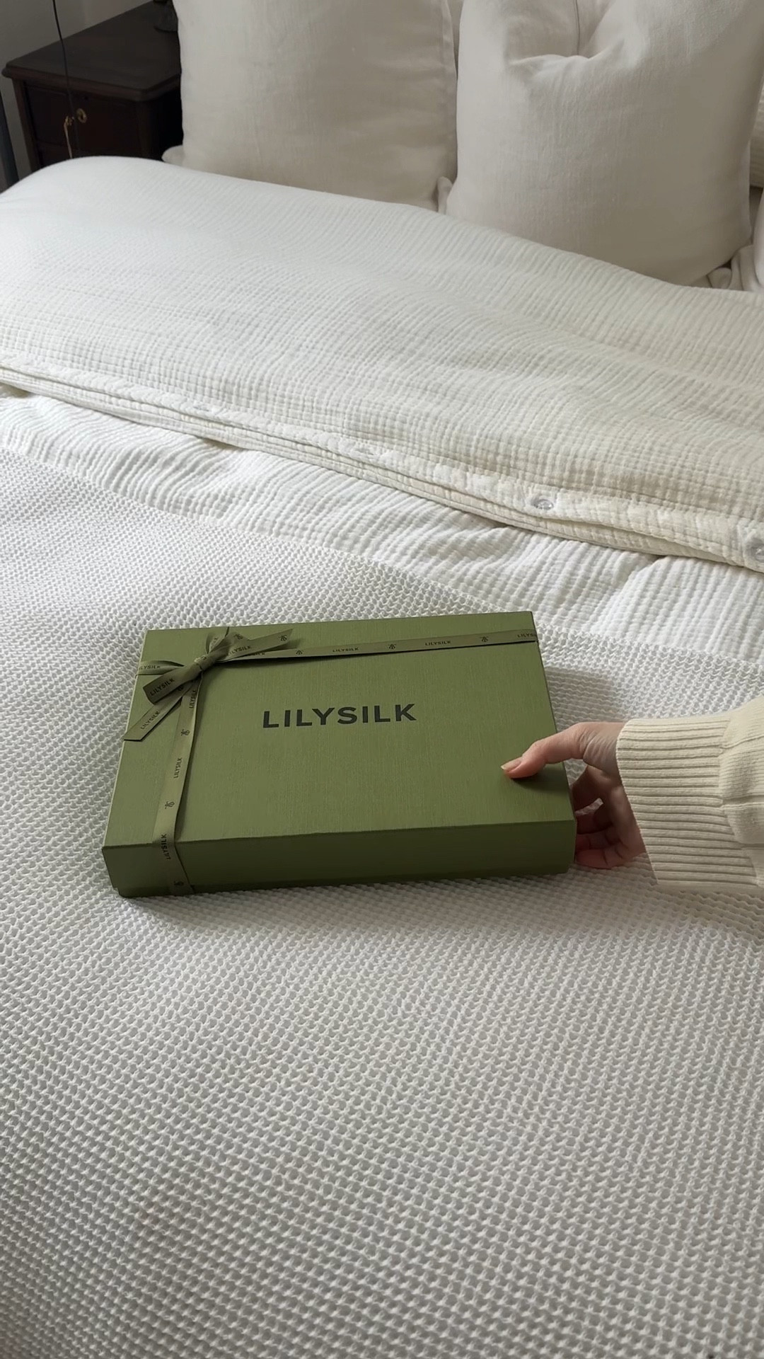 The perfect pleated trousers for spring! 

Pleated trousers, trousers, spring fashion, spring, wool silk trousers, elegant style, chic style, unboxing

#LTKSeasonal #LTKWorkwear #LTKPetite