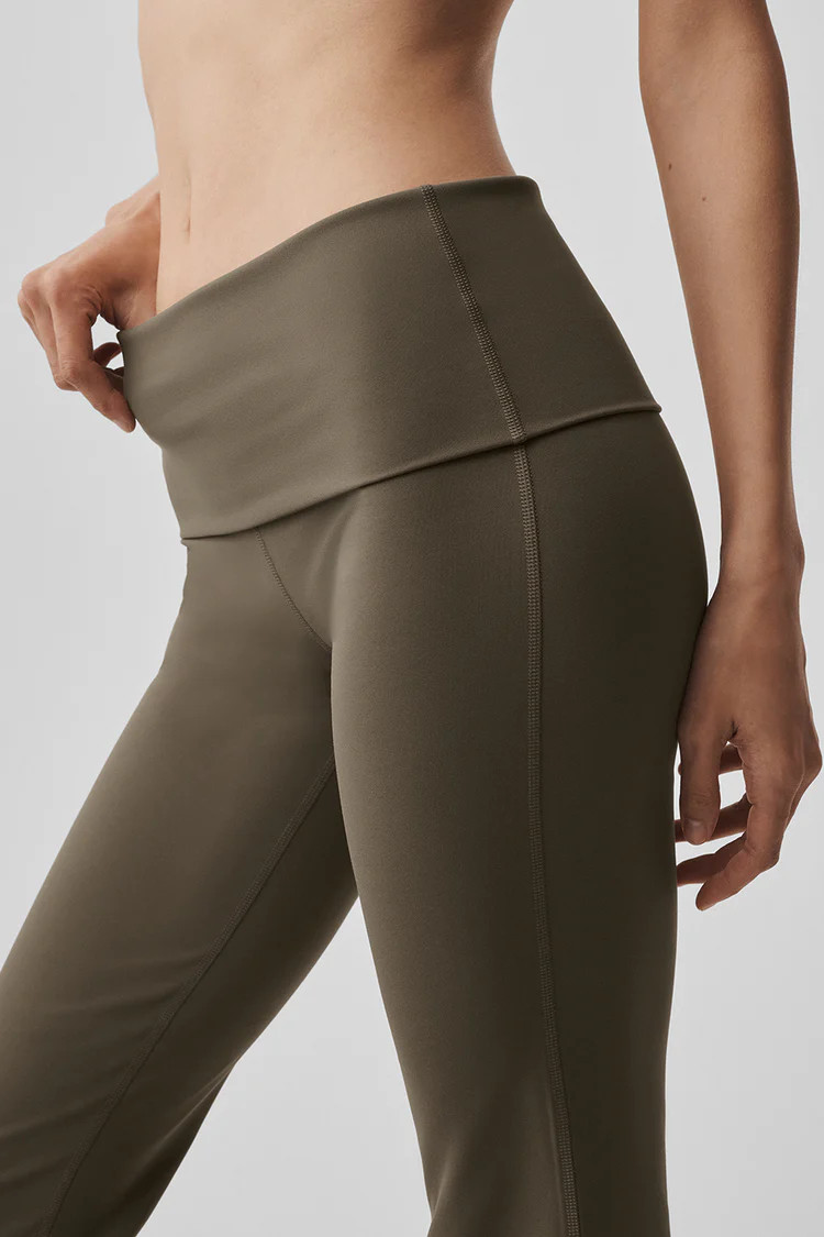 ALO Softsculpt 7/8 Foldover Flare Legging | Alo Yoga (US)