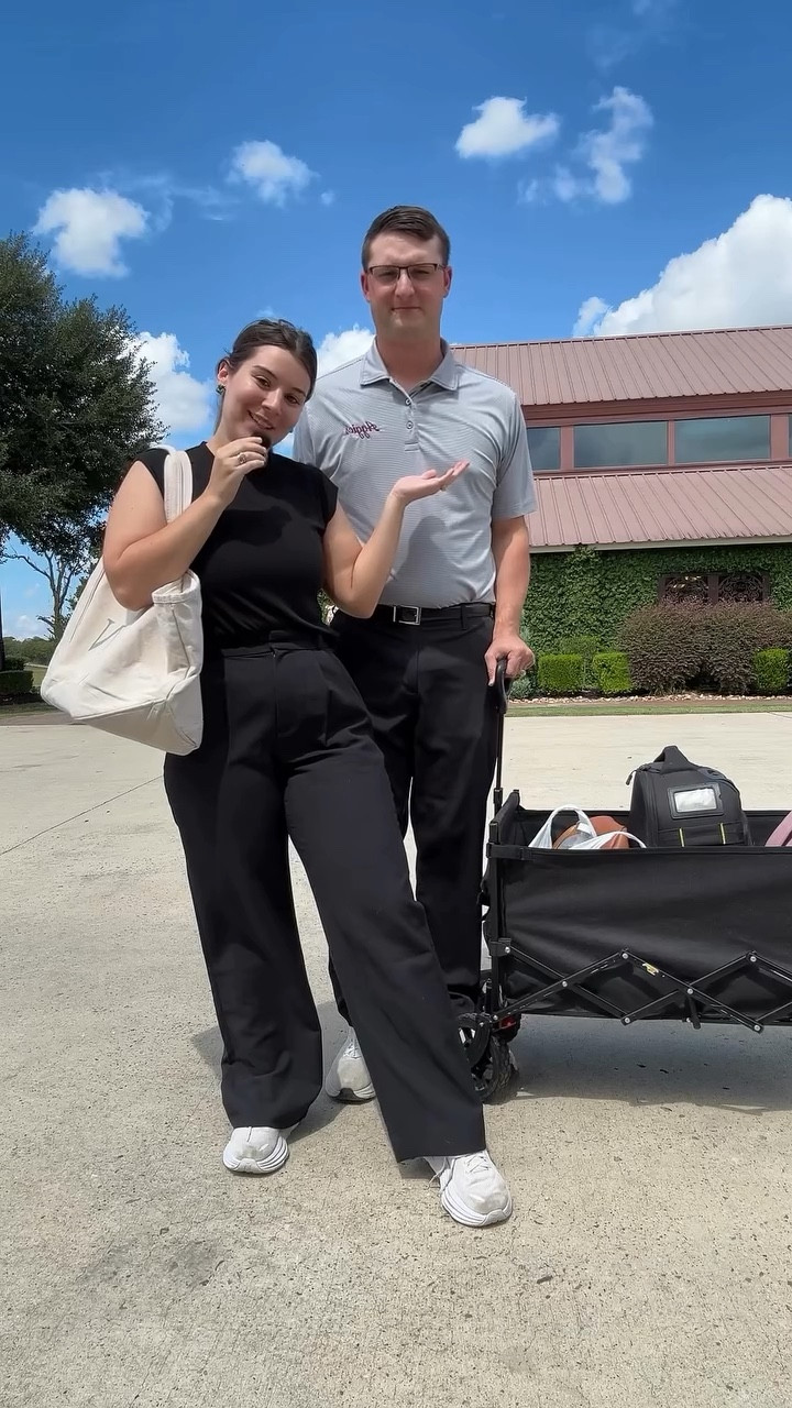 come shoot a wedding with me! 📸

wearing size 28 regular in pants, size small in top  

I always have my gear linked for y’all! check below for links. some smaller brands aren’t on here so also head to my links in my social bios! 

🏷️ Texas wedding photographer, wedding photography, a day in my life, photography business, photography education

#LTKWedding #LTKStyleTip