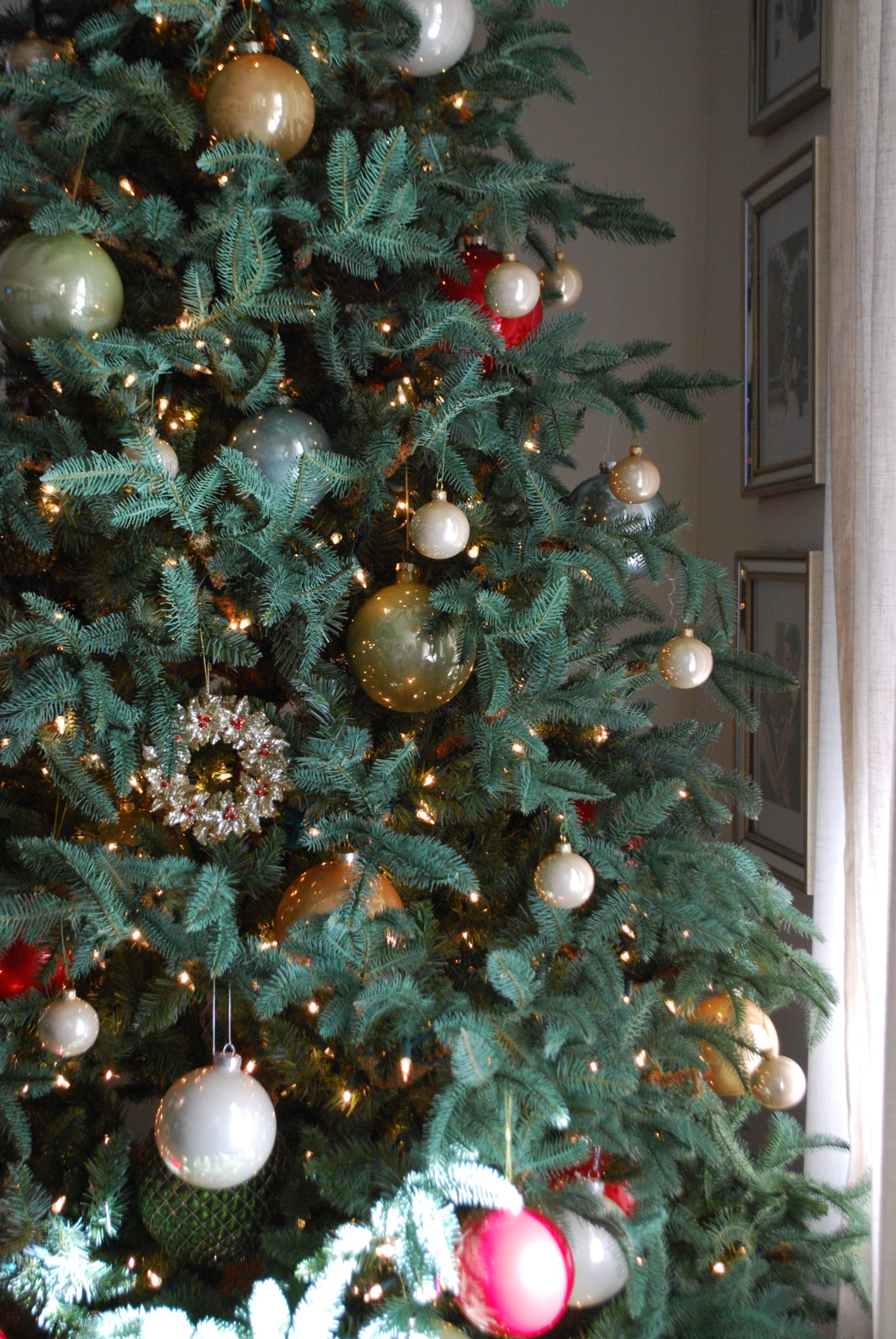 Formal Christmas tree 🎄 we got all our ball ornaments from our flower shop, so I linked similar!

#LTKHome #LTKSeasonal #LTKHoliday