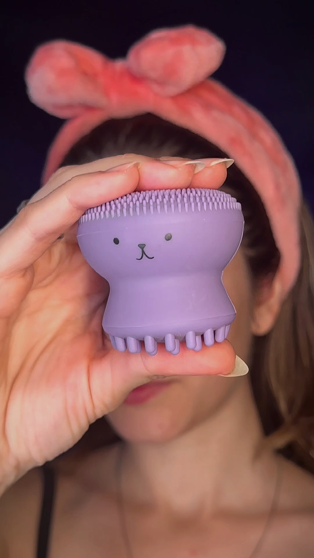 Esponja de limpeza facial que ajuda a remover impurezas da pele, deixando ela limpa e saudável 🧖🏻‍♀️✨ 

#LTKVideo #LTKbeauty #LTKbrasil