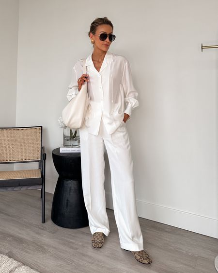 Chicest work to weekend outfit idea
White pants size 2
Silk shirt with feather detail XS 
Gucci loafer and Tom Ford leather tote
Use code KARINA to get 20% off clothes! 

#LTKShoeCrush #LTKSaleAlert #LTKStyleTip