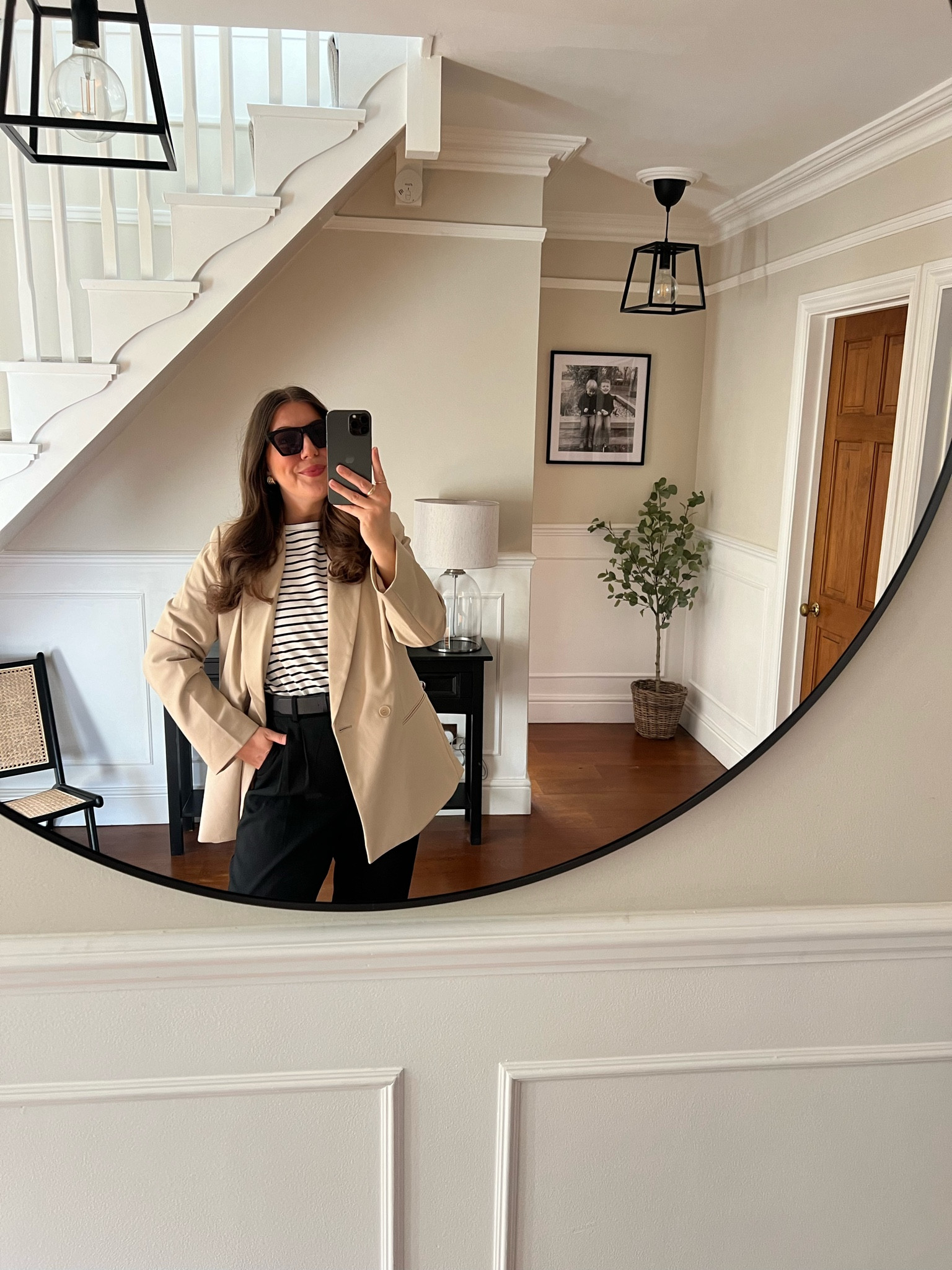 OOTD 

Building a capsule wardrobe has meant even when I’m in the biggest rush and haven’t had time to put an outfit together, I know I can reach for my basic staple pieces and always feel comfortable & put together 👏🏻

I wear size M in the blazer for a loose / oversized fit and I recommend to size up in the trousers. 
My stripe tee is from Primark edit range 