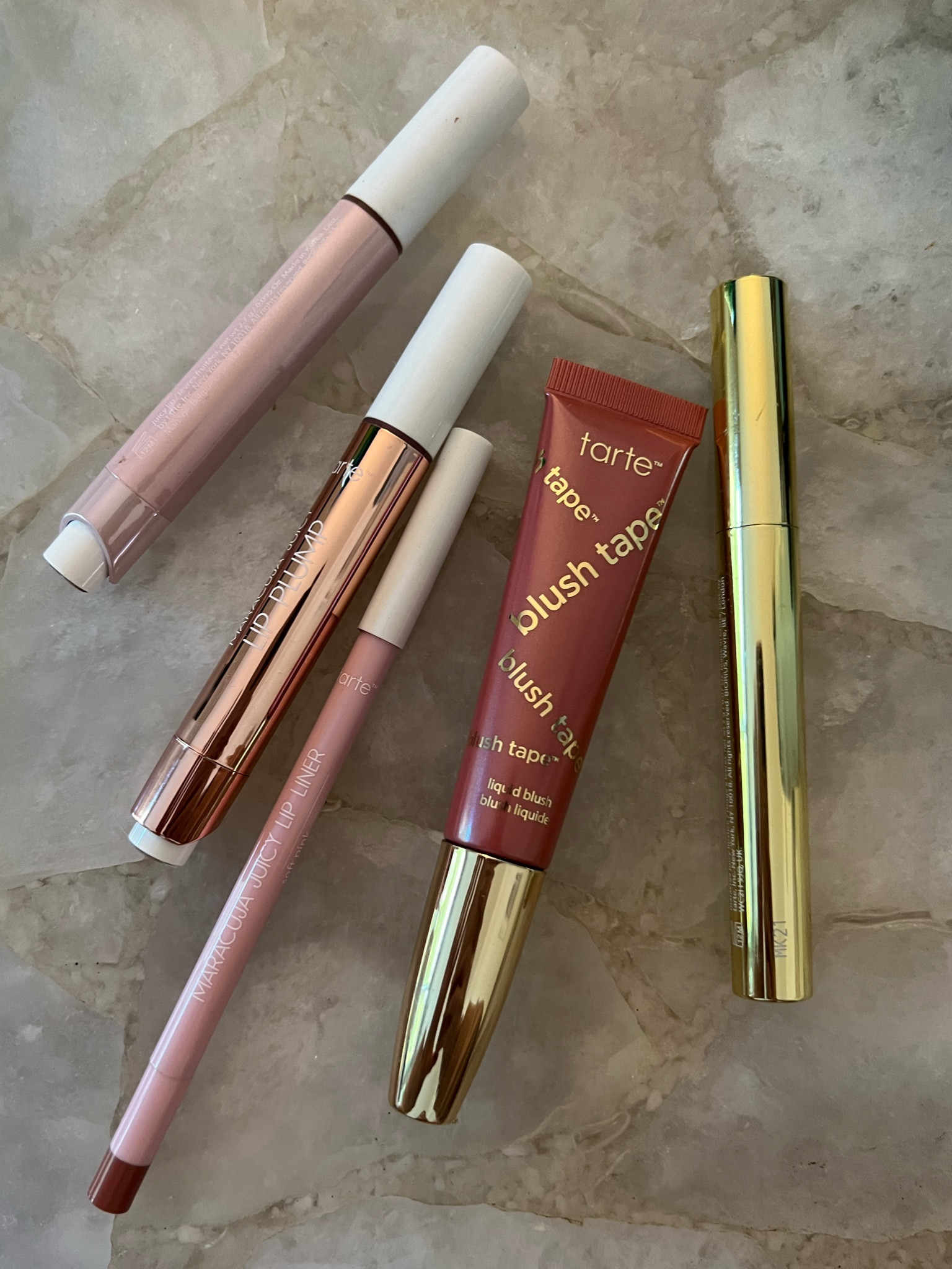 Tarte lip kit bundle! Available thru 2/14 pick 3 for $49 + use my code AMBER15. Orders over $55 get a free mini tubing mascara! 
#tartepartner