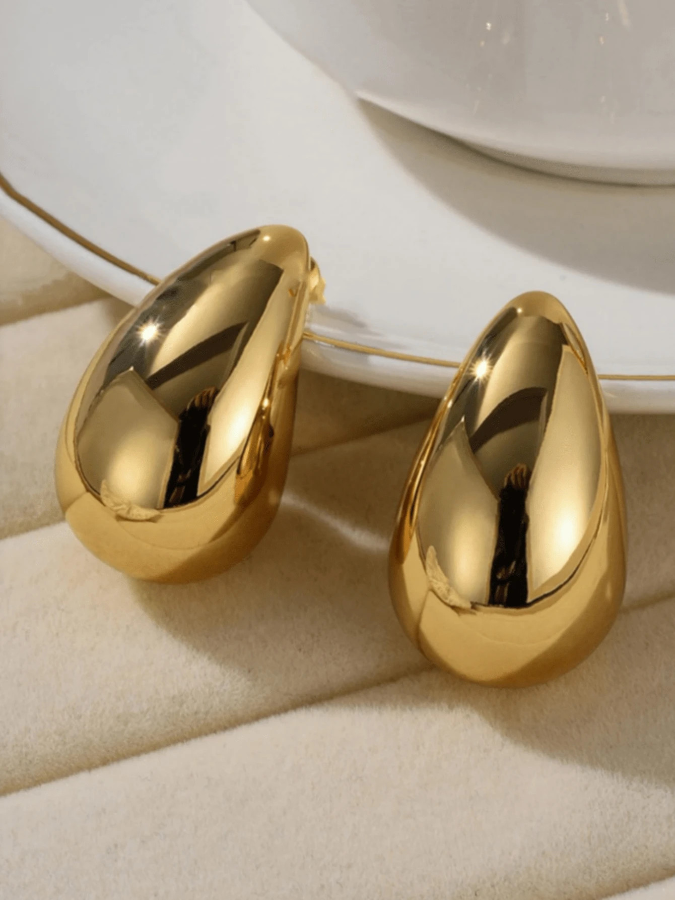 1pair New Medium Size Designed Women's Earrings | SHEIN