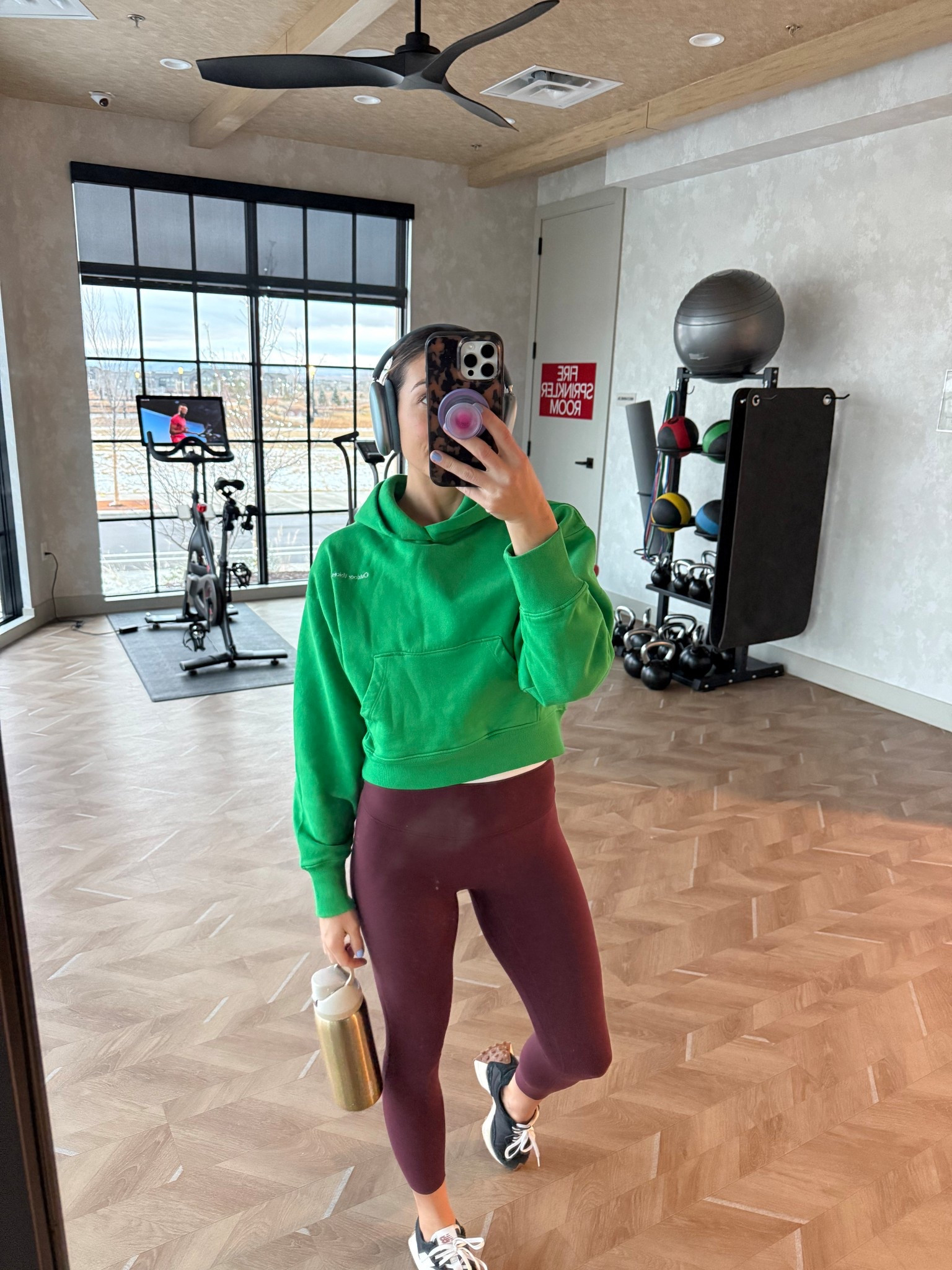 Exact workout gear. I was actually wearing the full green set today. I love the back pocket. Wearing size small in everything 

#LTKfitnessgoals #LTKSaleAlert #LTKActive