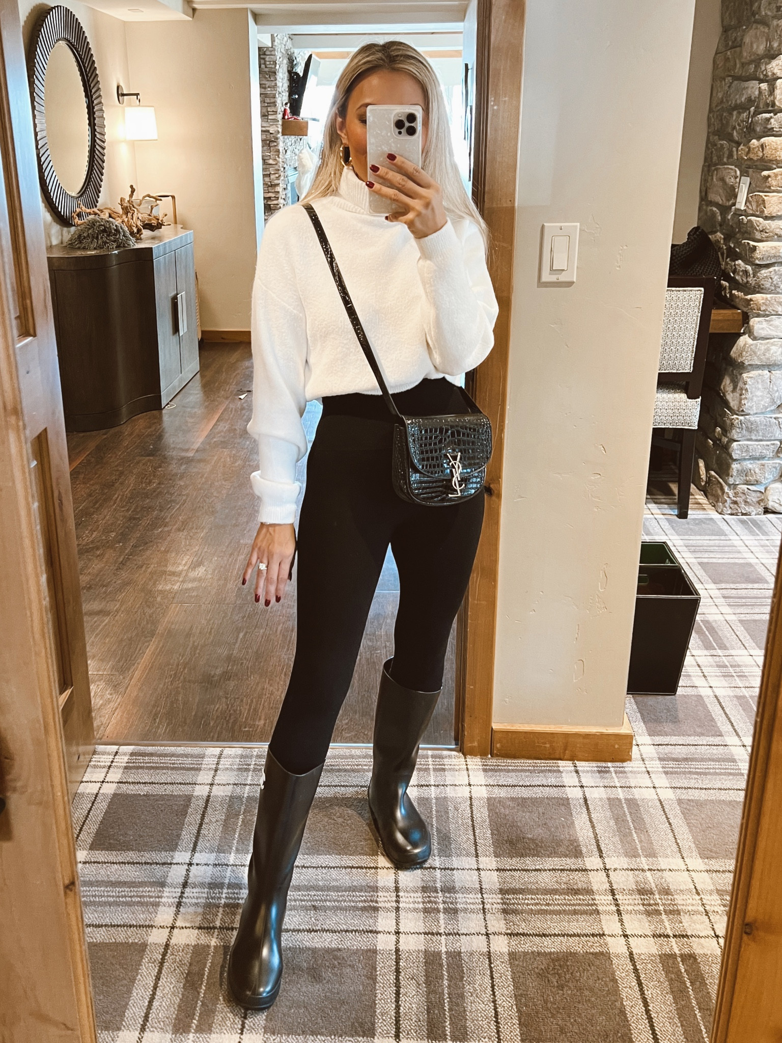 The best thermal fleece-lined tummy-control leggings from Amazon is under $25 and trust me when I say YOU NEED IT. 

#LTKstyletip #LTKunder50 #LTKfit