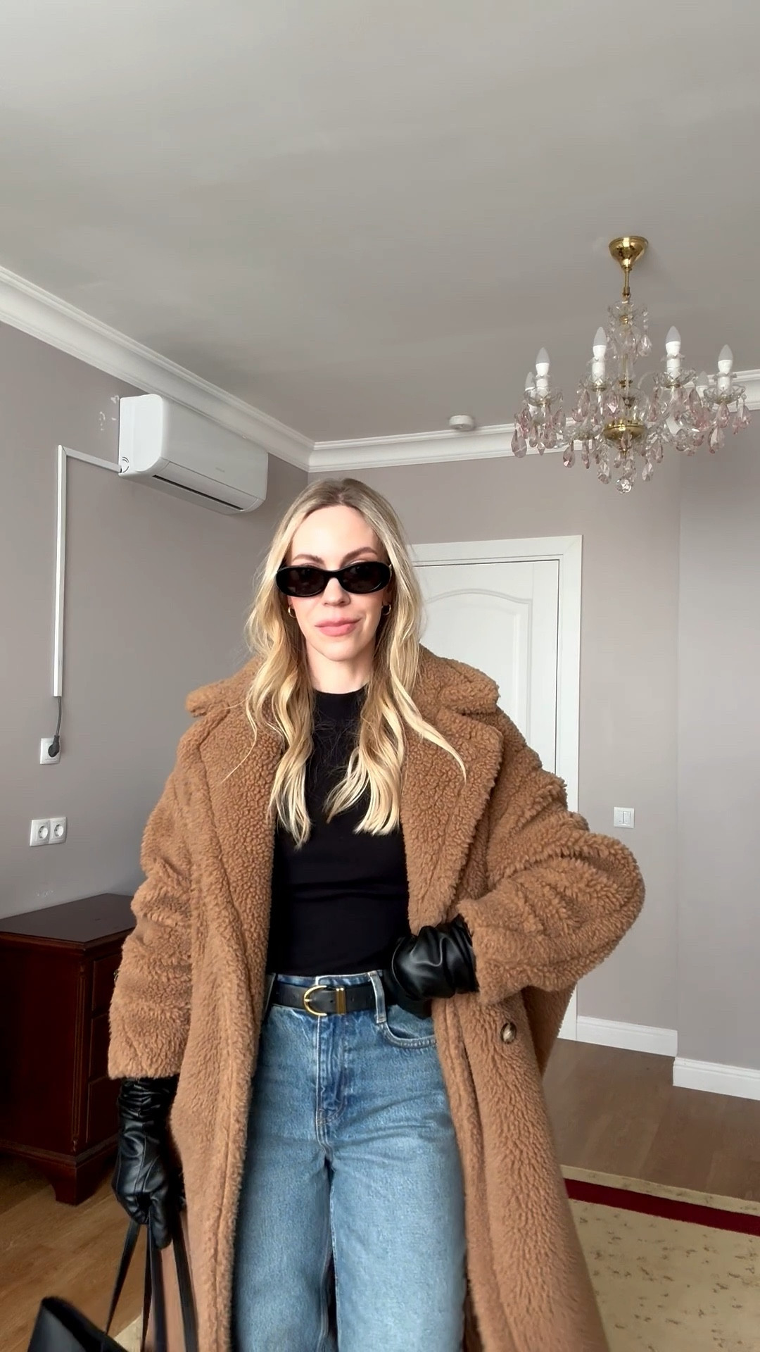 Teddy coat, camel and black outfit, @Zara high rise straight jeans, black leather gloves, Loewe Flamenco pouch handbag

#LTKOver40 #LTKSeasonal #LTKgrwm