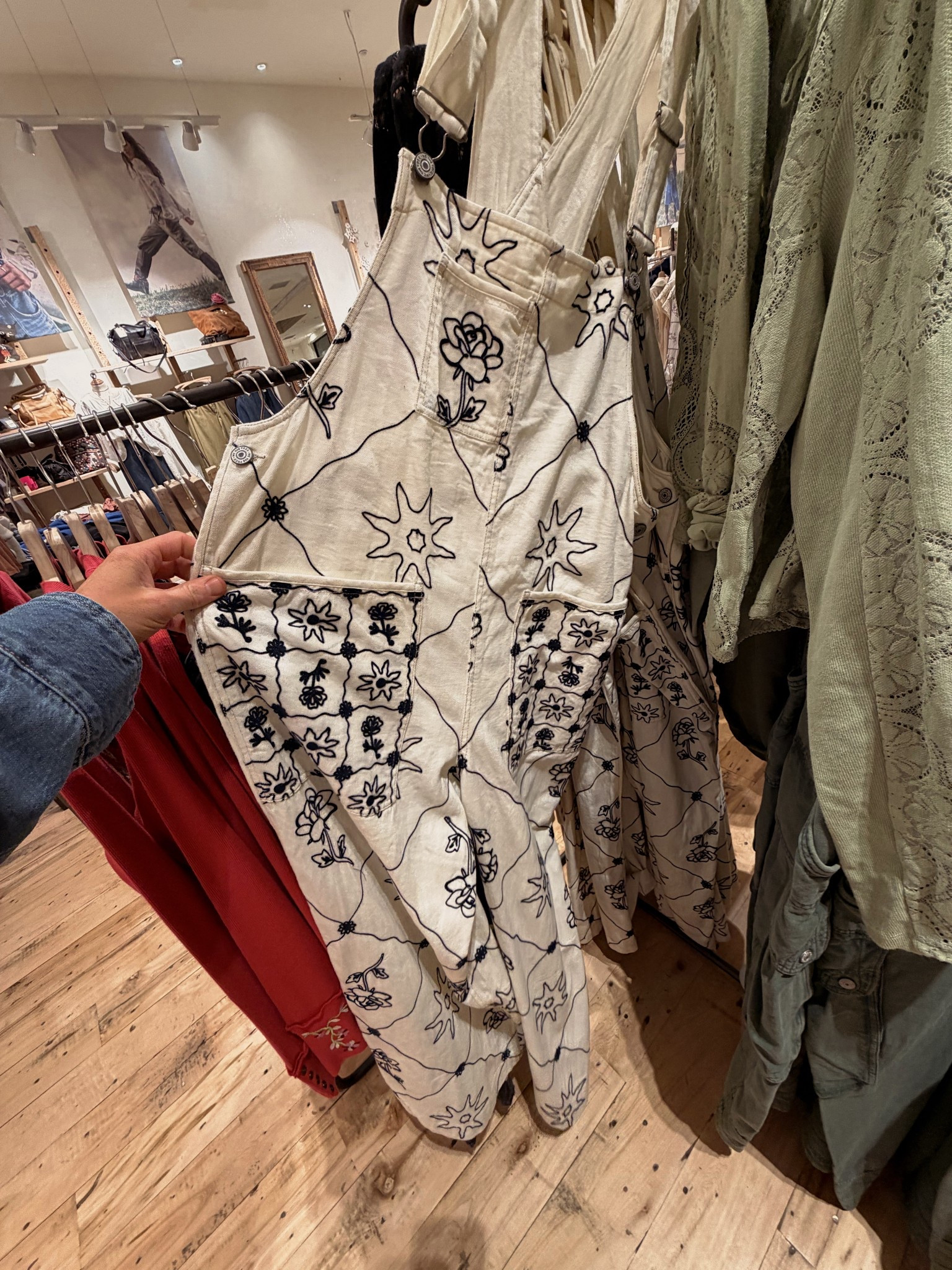 Embroidered overalls 