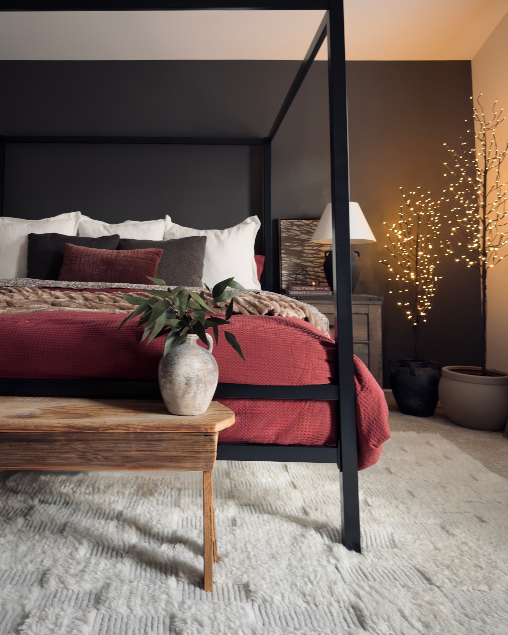 I’ve never been big on red buttttt im kind of loving this maroon waffle weave look 😍 Also, can’t seem to have enough of these twig twinkle trees!
Christmas bedroom decor, Christmas bedding, moody Christmas, Christmas bed styling, Amazon home Christmas, twinkle twig trees

#LTKHoliday #LTKHome #LTKSaleAlert