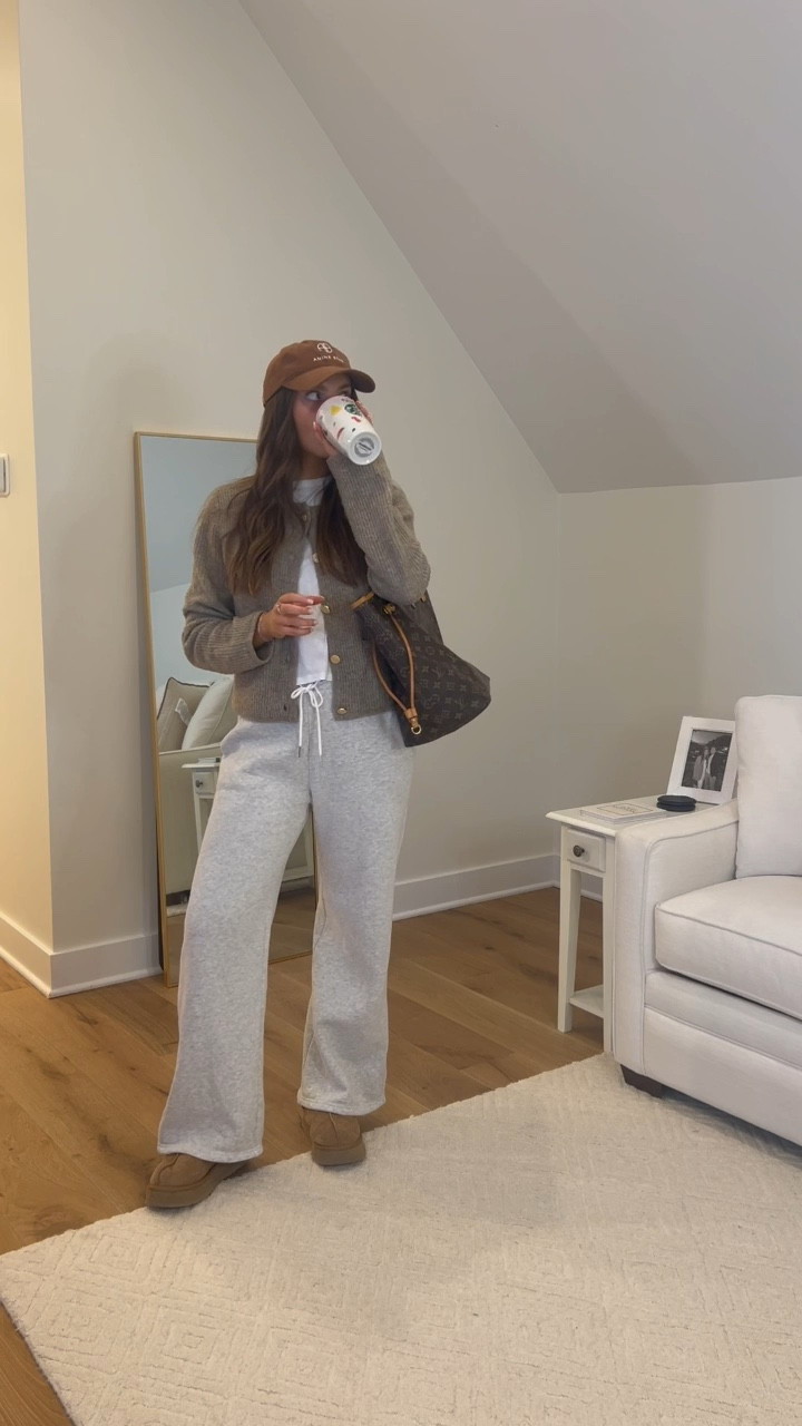 HAPPY FALL!!!!🍂👢🍁☕️🧣 In honor of the first day of fall landing on a Sunday, I created this cozy fall-inspired Sunday look🤓 


#LTKShoeCrush #LTKStyleTip #LTKSeasonal