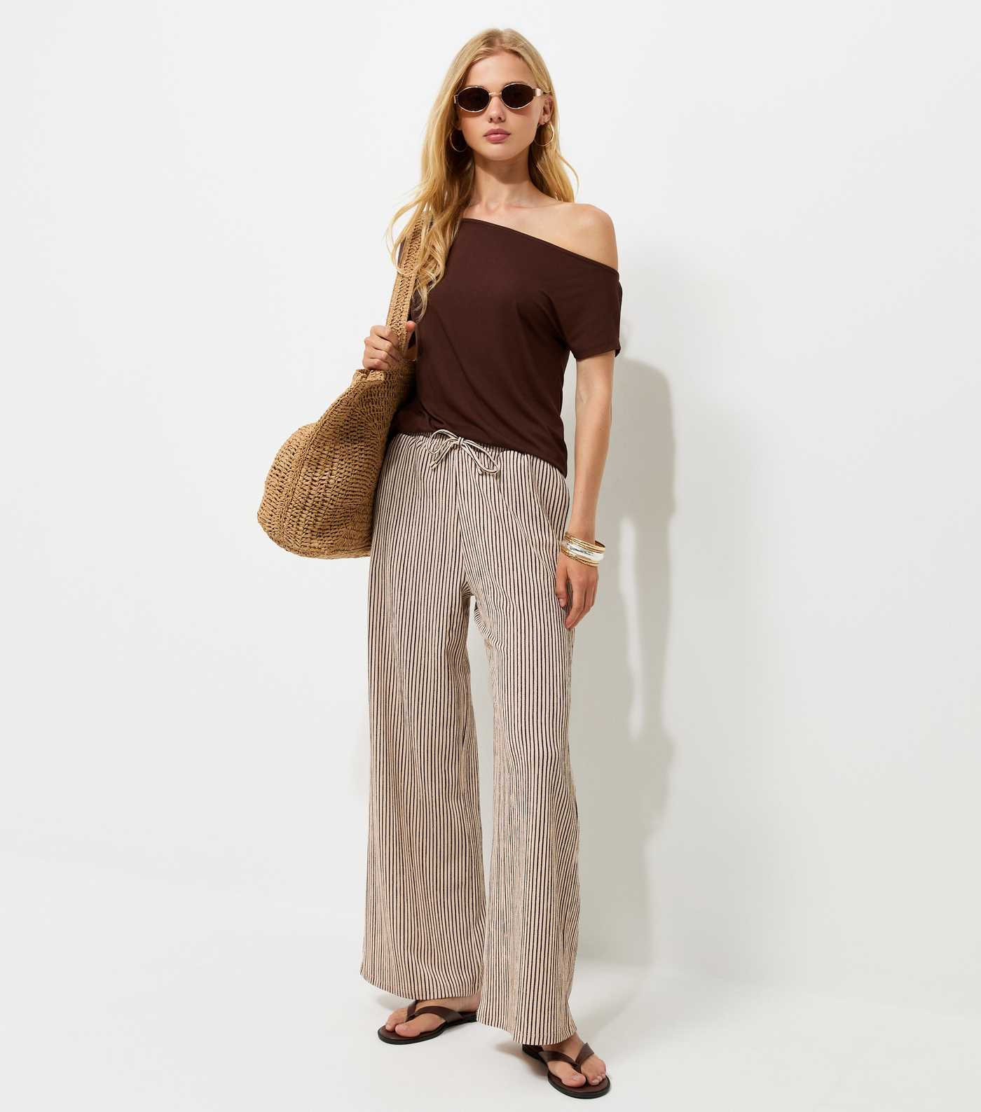 Brown Thin Stripe Crinkle Texture Wide Leg Trousers | New Look | New Look (UK)