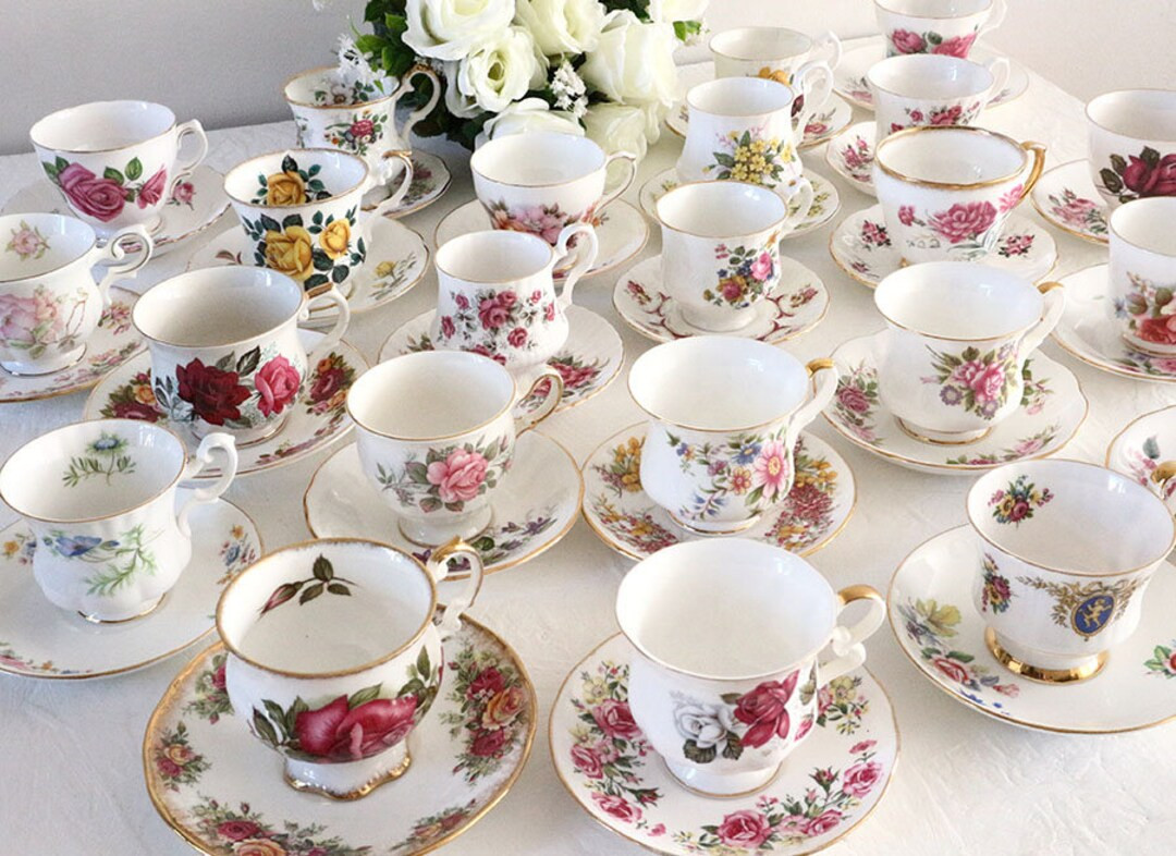 14 gorgeous mismatched tea cups with mismatched  saucers, vintage teacups, mix&match, bridal show... | Etsy (US)