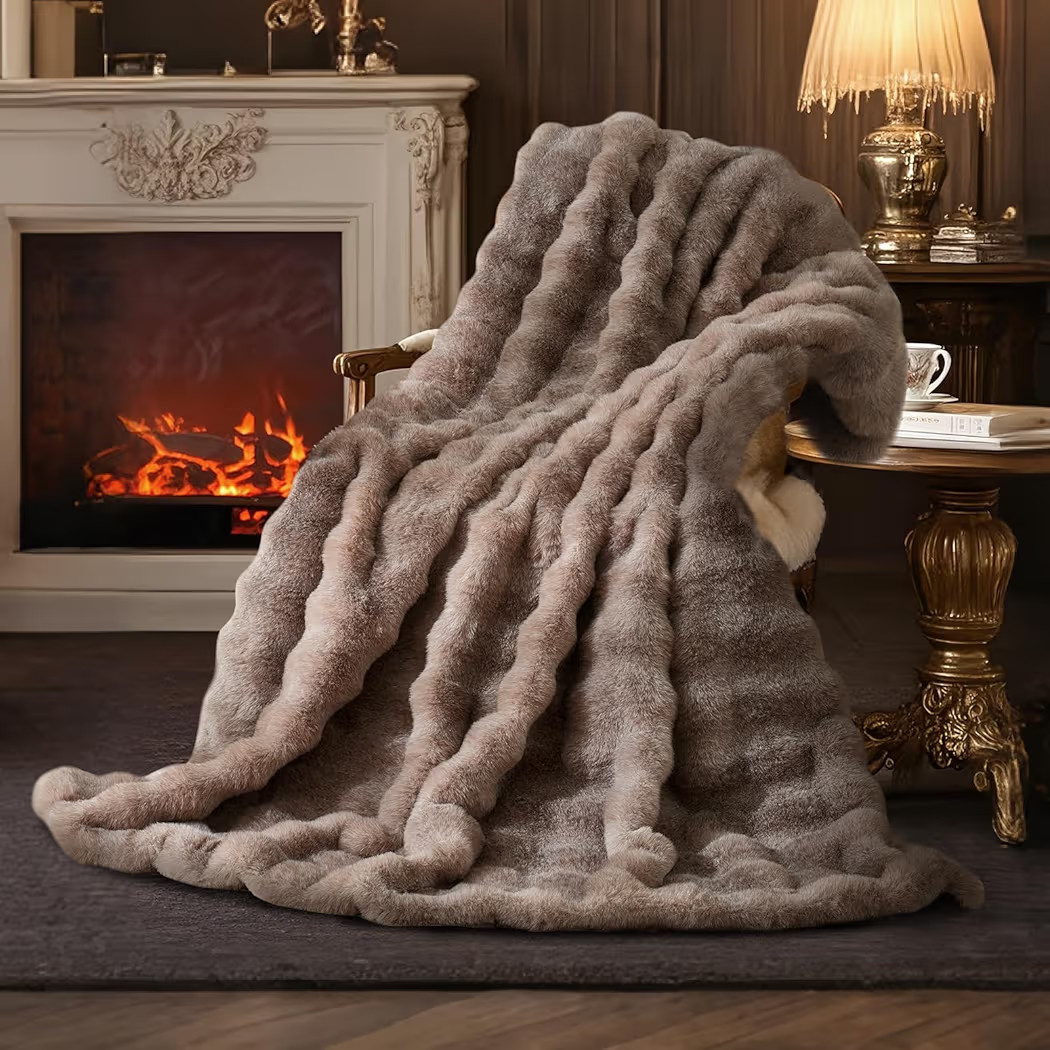 Amélie Home Faux Fur Throw Blanket for Couch, Ultra Soft Fuzzy Plush Bubble Throw for Sofa, Livi... | Amazon (US)