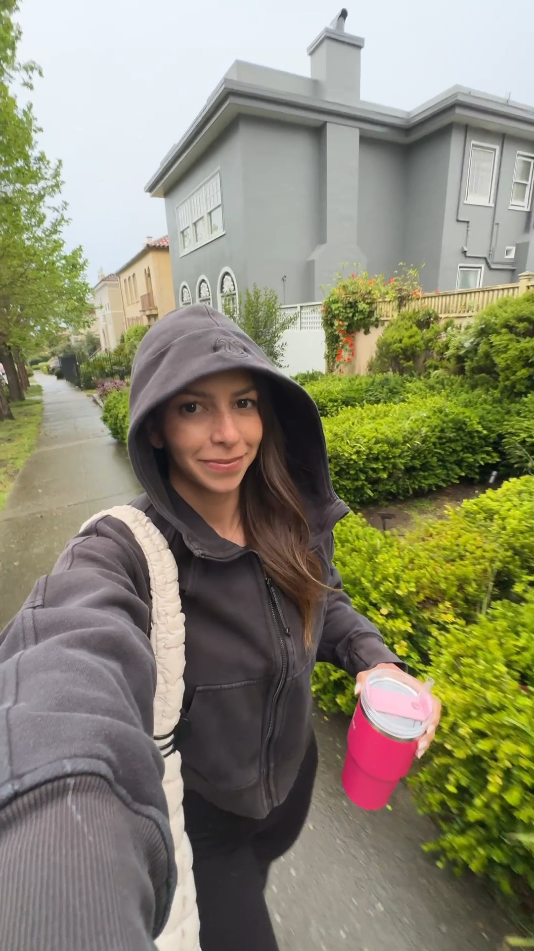 Rainy day barre outfit

@lululemon hoodie- xs/s
@abercrombie leggings- small short
@Alo Yoga bra top- medium
@Target puffer tote bag
New balance 9060 sneakers
Tavi grip socks

Petite, workout outfit, barre outfit, Pilates outfit, active wear


#LTKActive #LTKPetite #LTKfitnessgoals