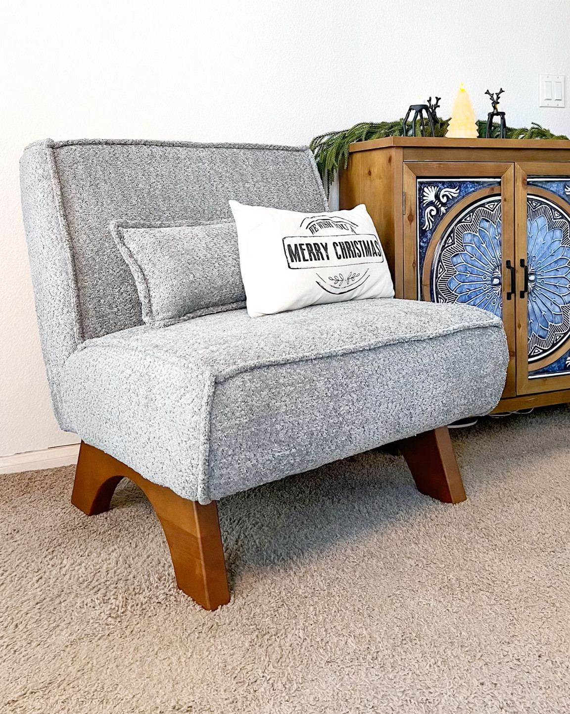 Hola Bebes!Setting my goals and planning my 2025 from my new cozy corner 🙌🏽🎉

Loving this new cozy corner in my bedroom never knew I need this space until now! 



#LTKHome